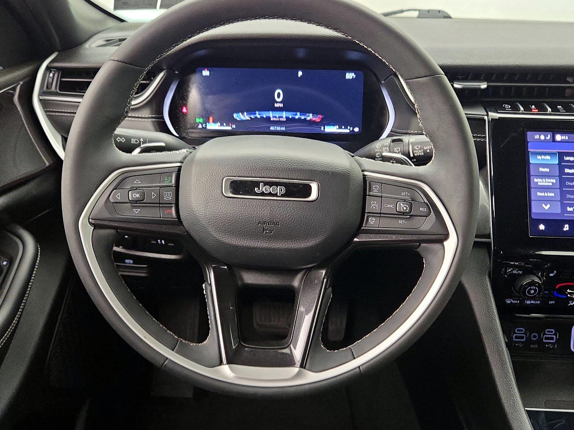 Thumbnail: 2023 Jeep Grand Cherokee - 10