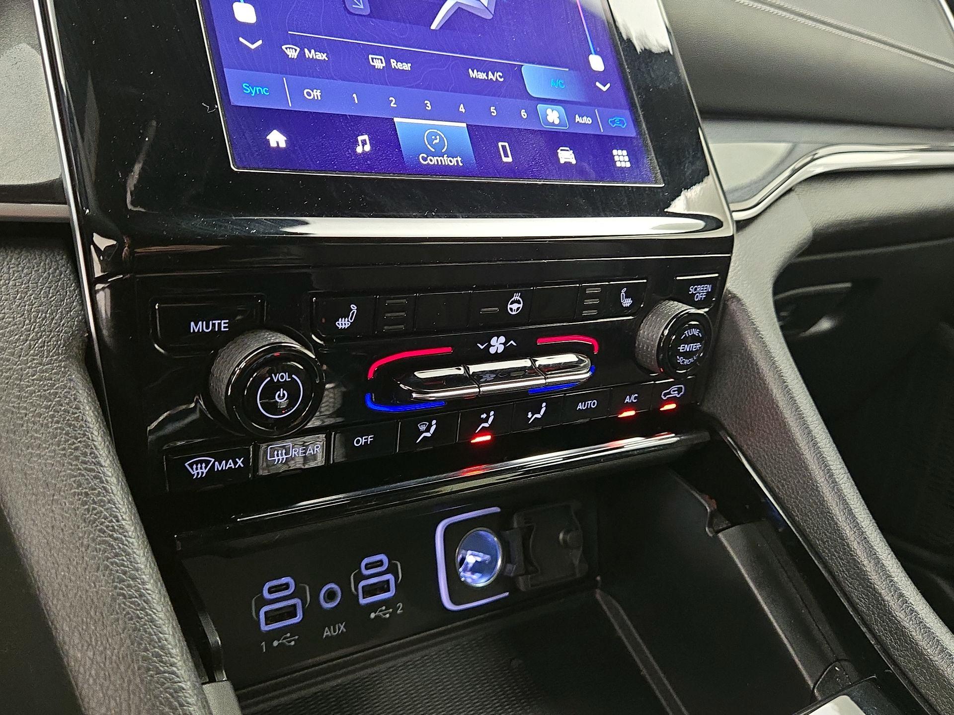 Thumbnail: 2023 Jeep Grand Cherokee - 16