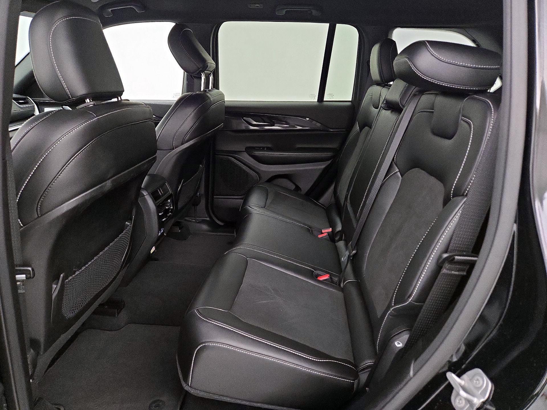 Thumbnail: 2023 Jeep Grand Cherokee - 19