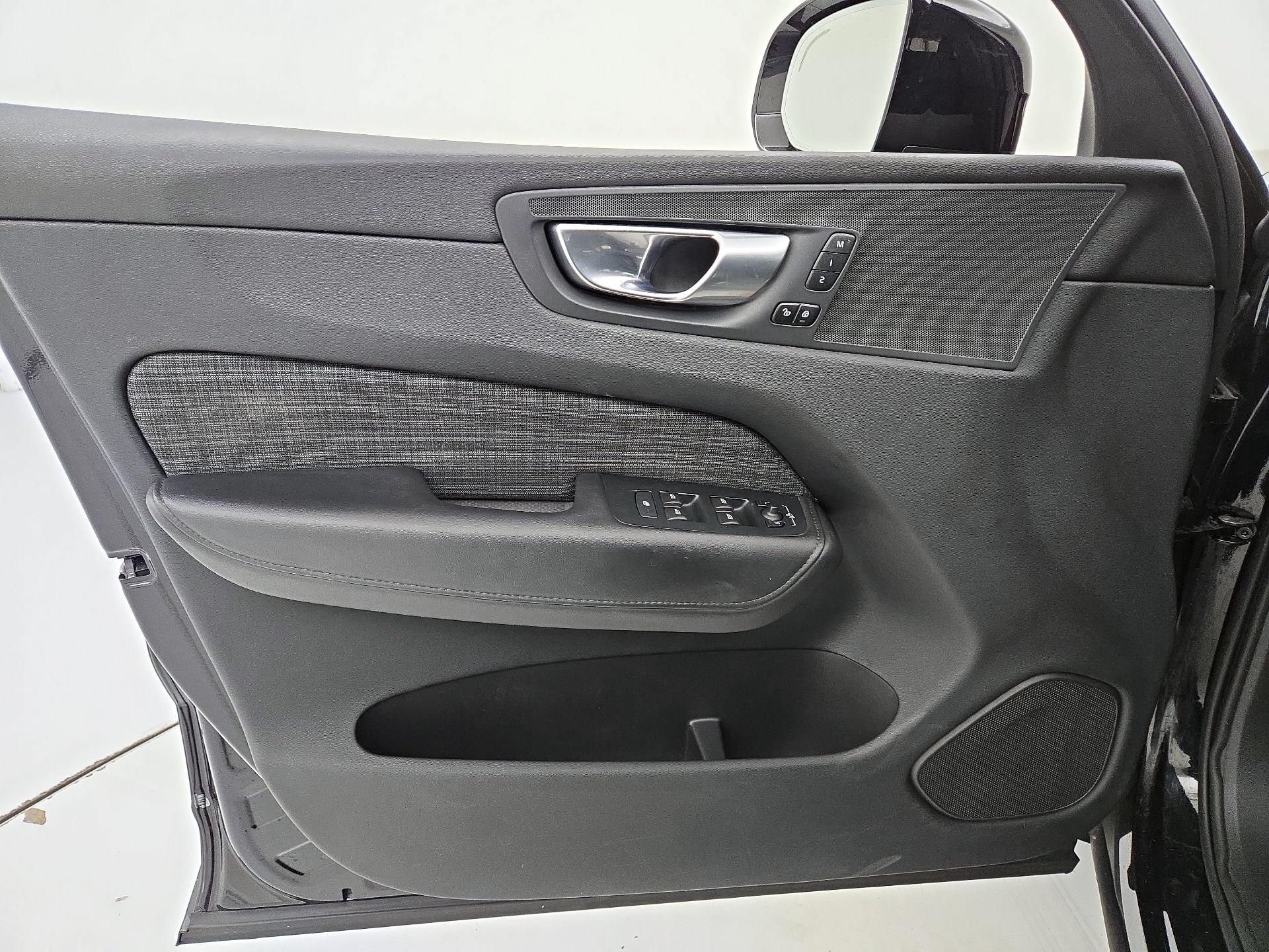 Thumbnail: 2024 Volvo XC60 - 12