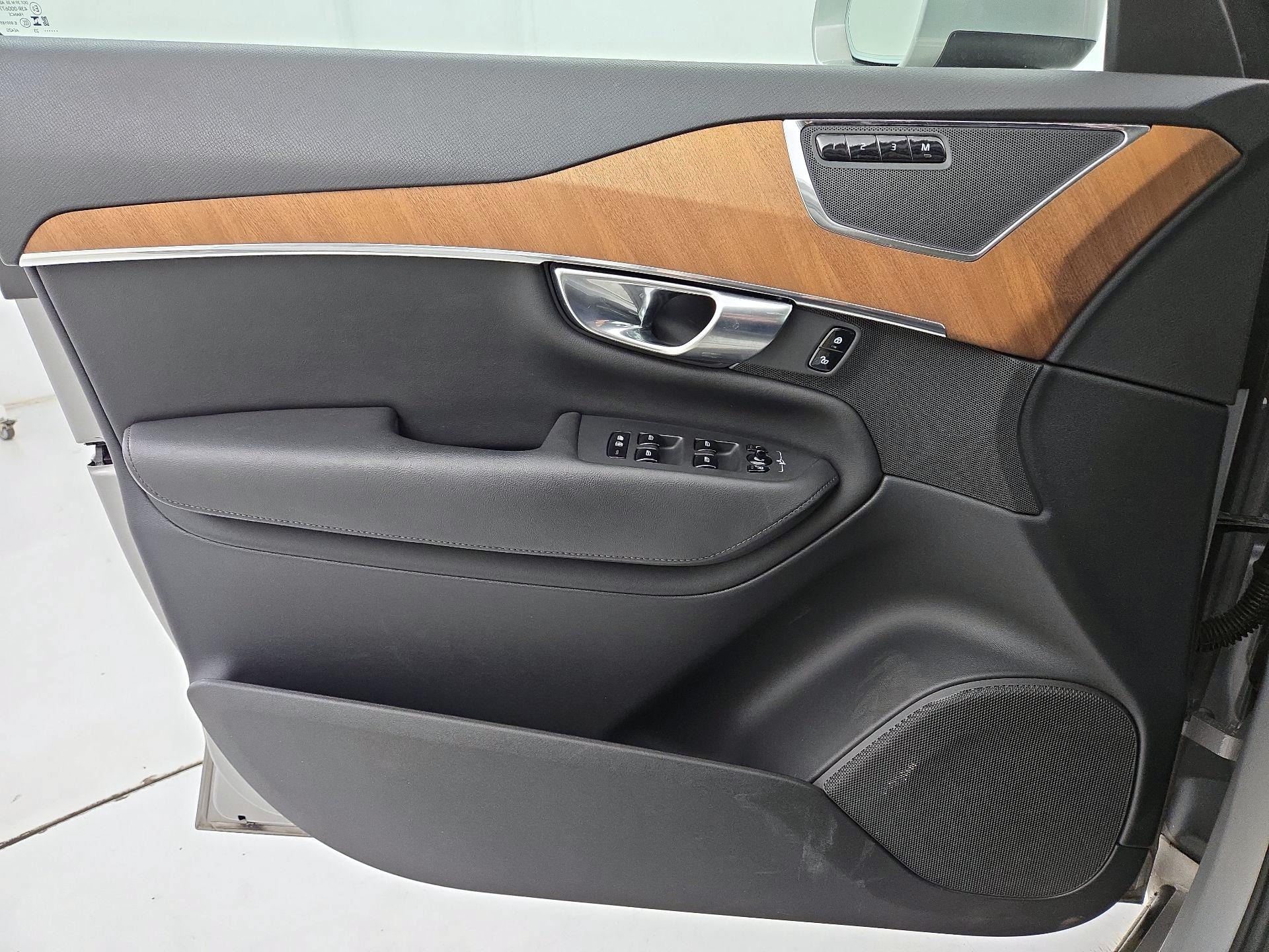 Thumbnail: 2023 Volvo XC90 - 12