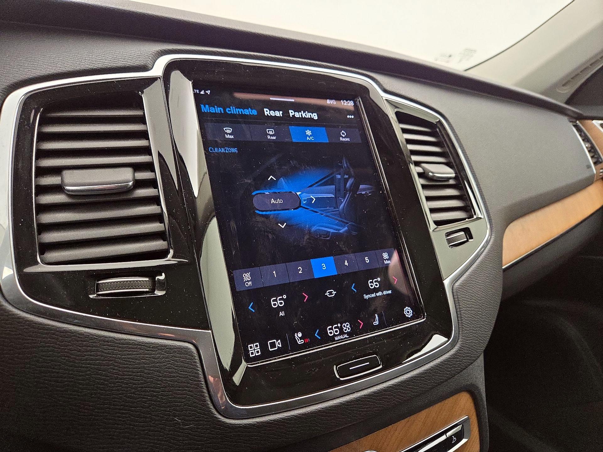 Thumbnail: 2023 Volvo XC90 - 16