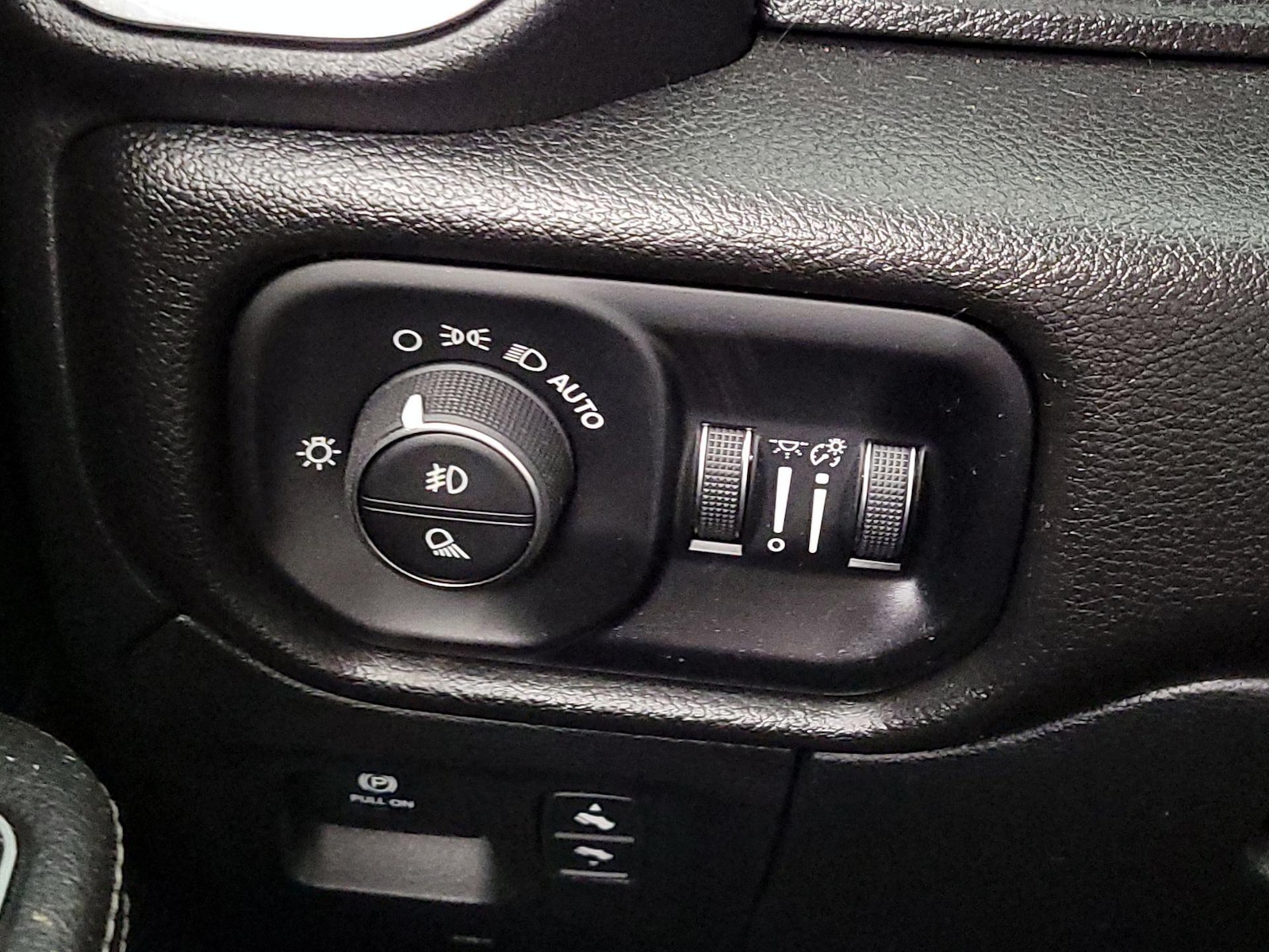 2024 RAM Ram 1500 Pickup Laramie - Photo 14