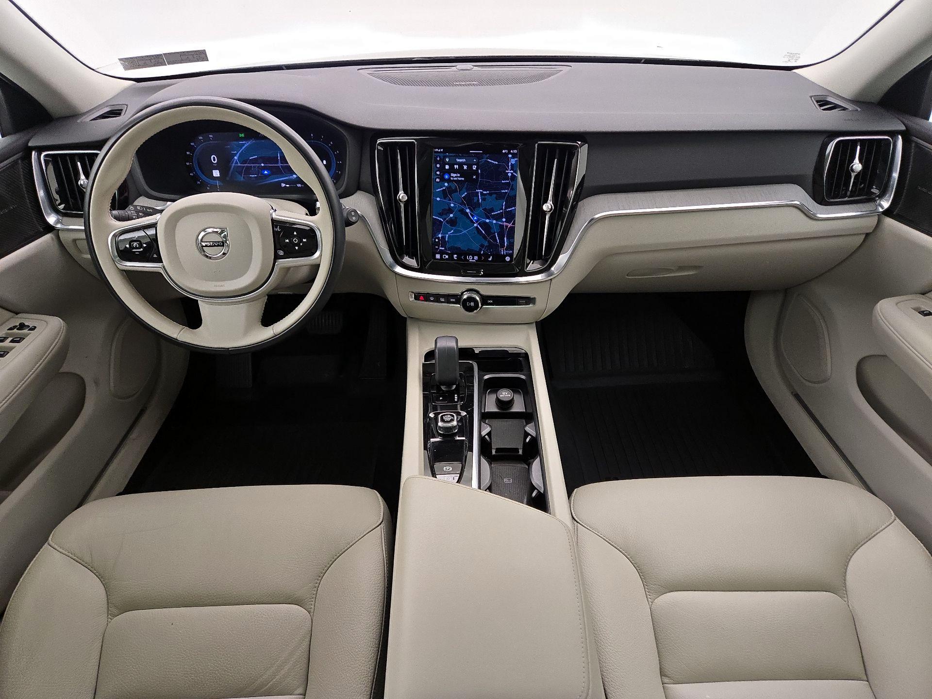 Thumbnail: 2023 Volvo S60 - 9