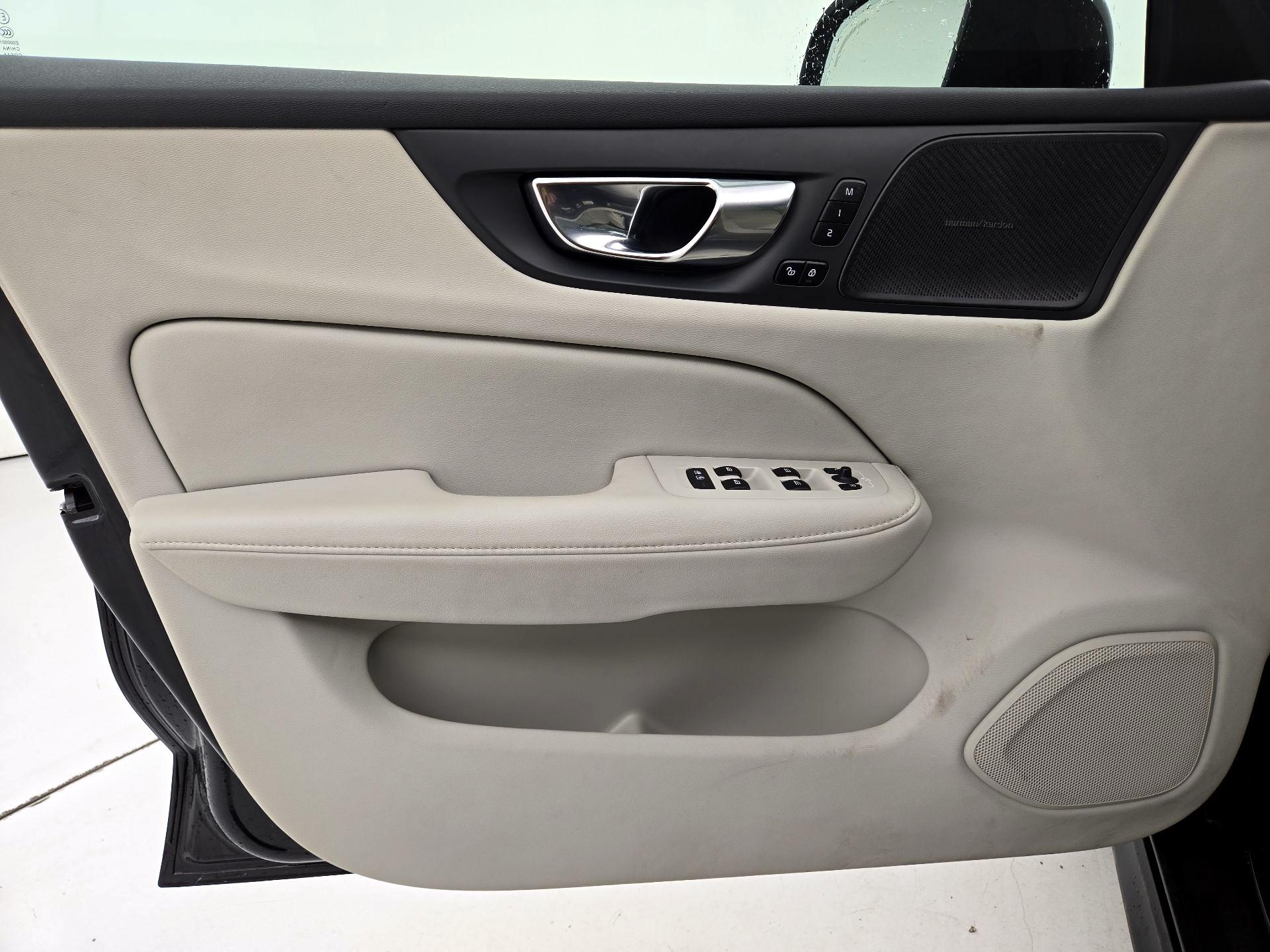 Thumbnail: 2023 Volvo S60 - 12