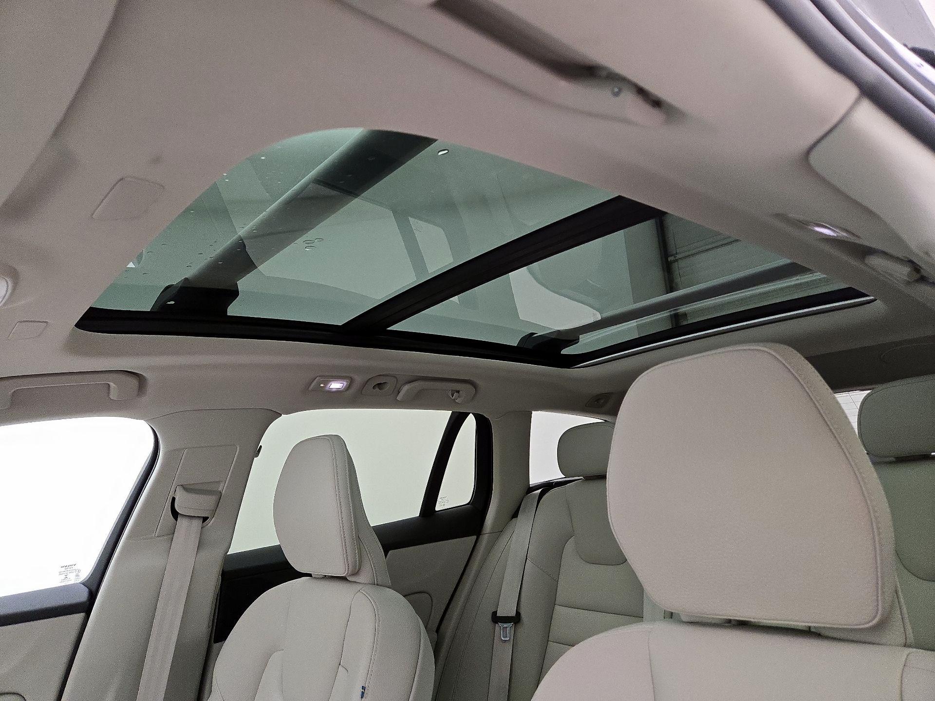 Thumbnail: 2023 Volvo S60 - 20