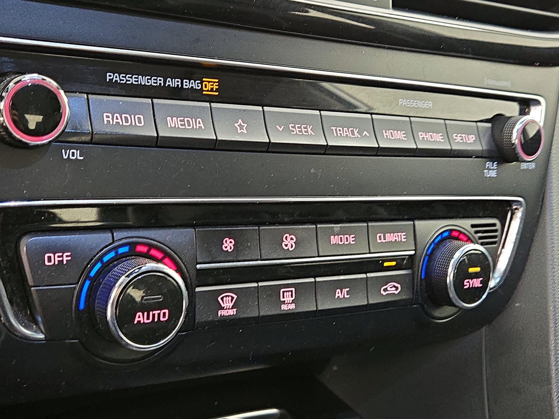 Thumbnail: 2019 Kia Optima - 15