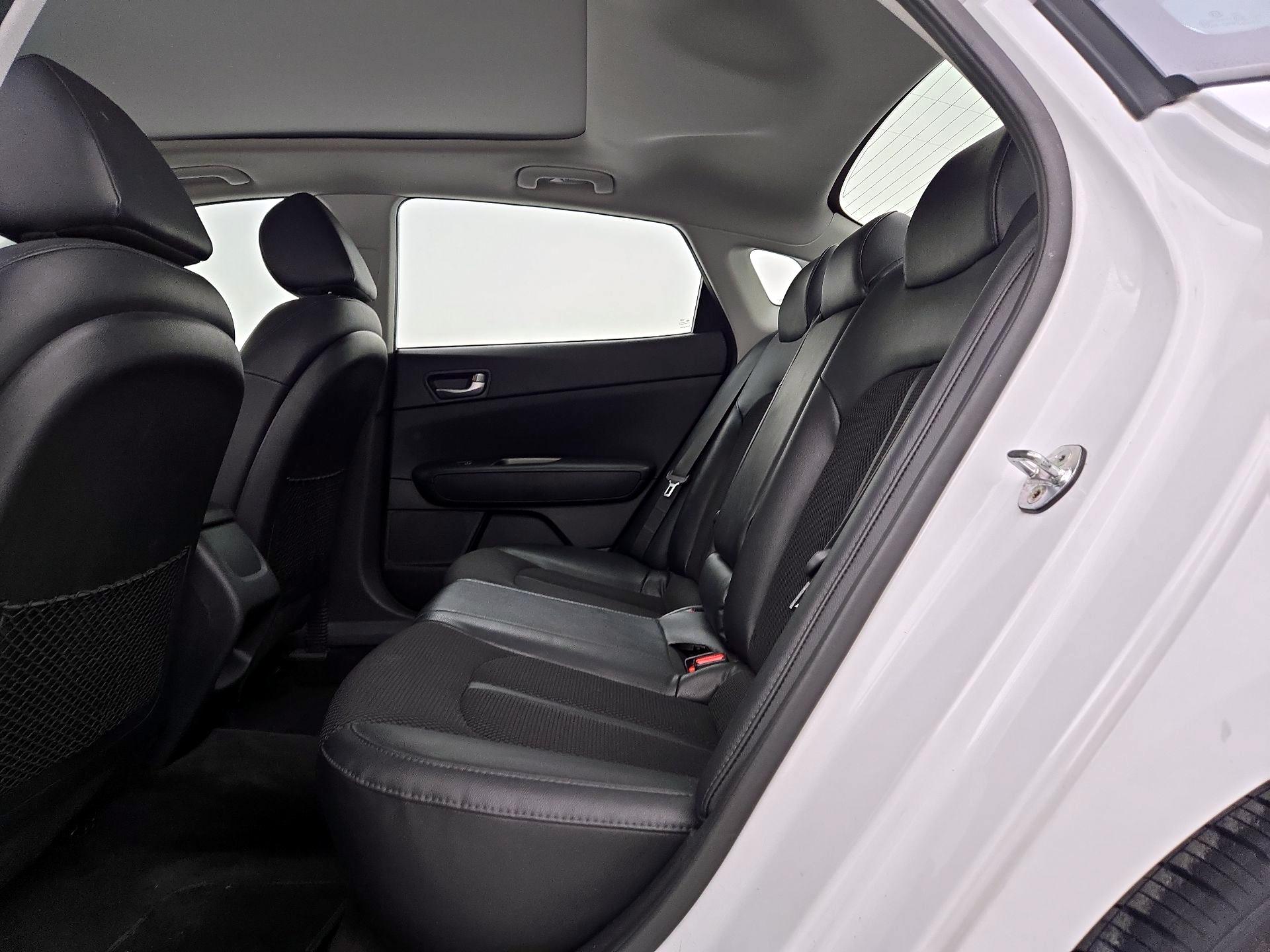 Thumbnail: 2019 Kia Optima - 19