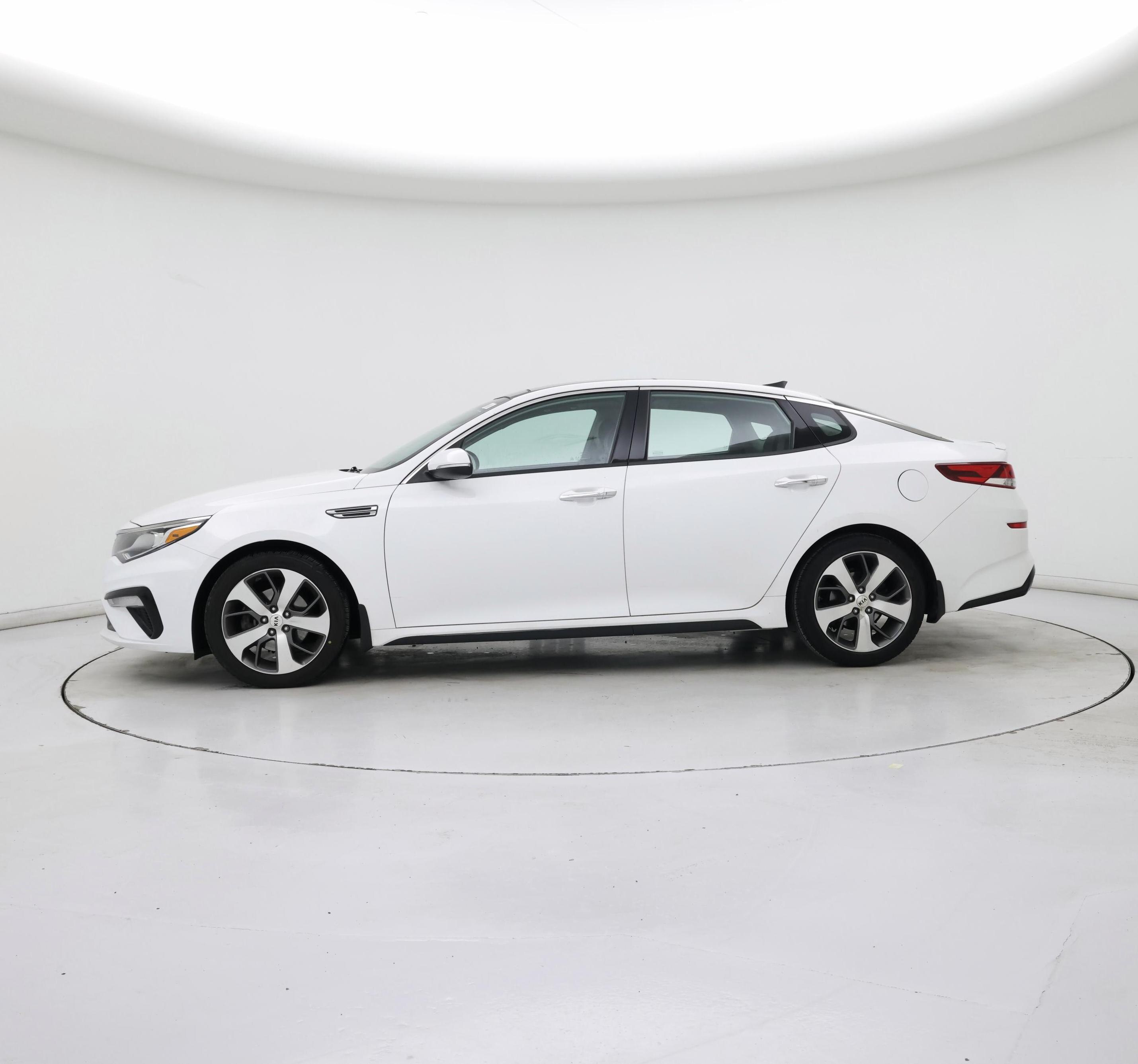 Thumbnail: 2019 Kia Optima - 3