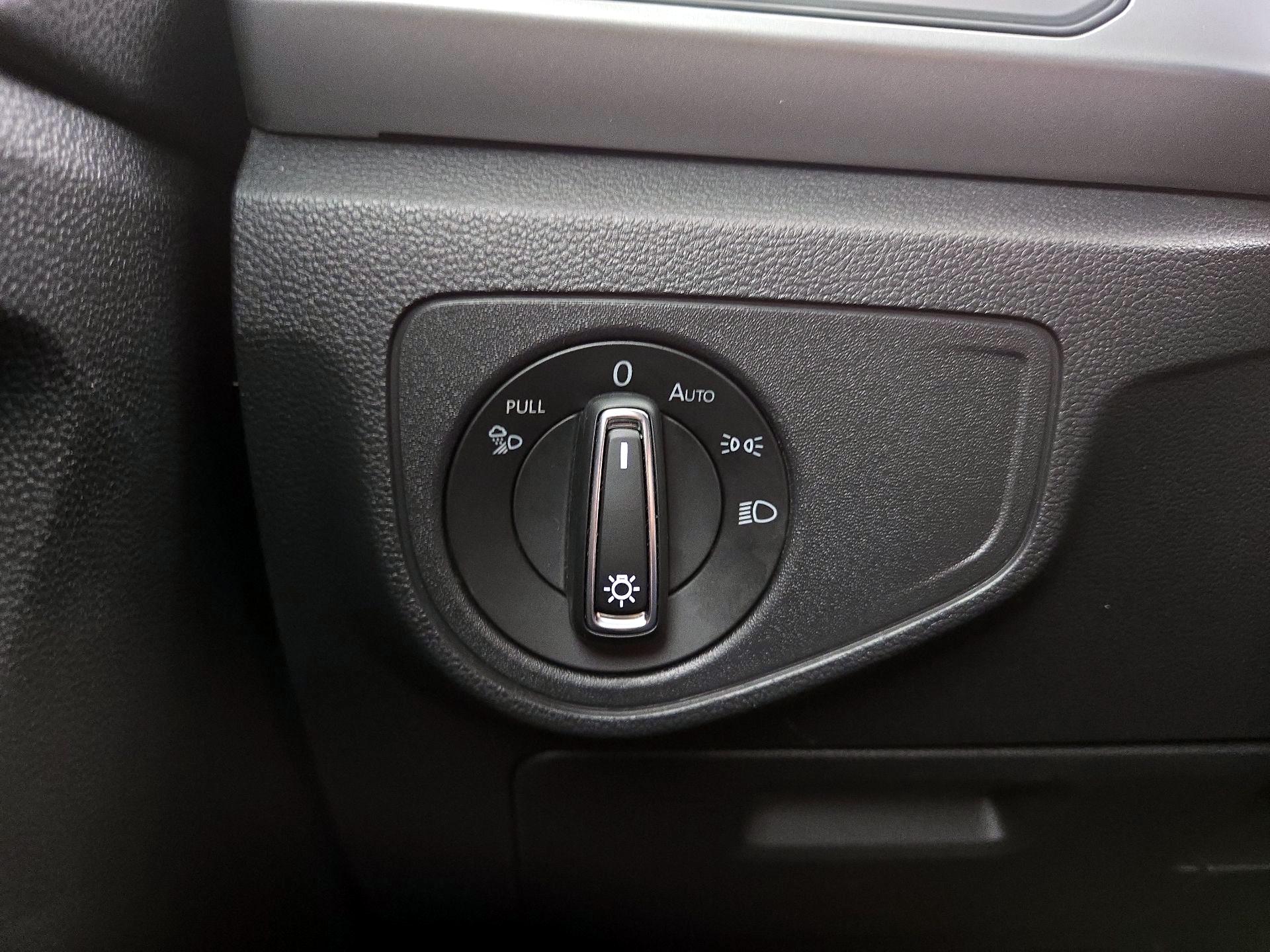 Thumbnail: 2021 Volkswagen Atlas - 13