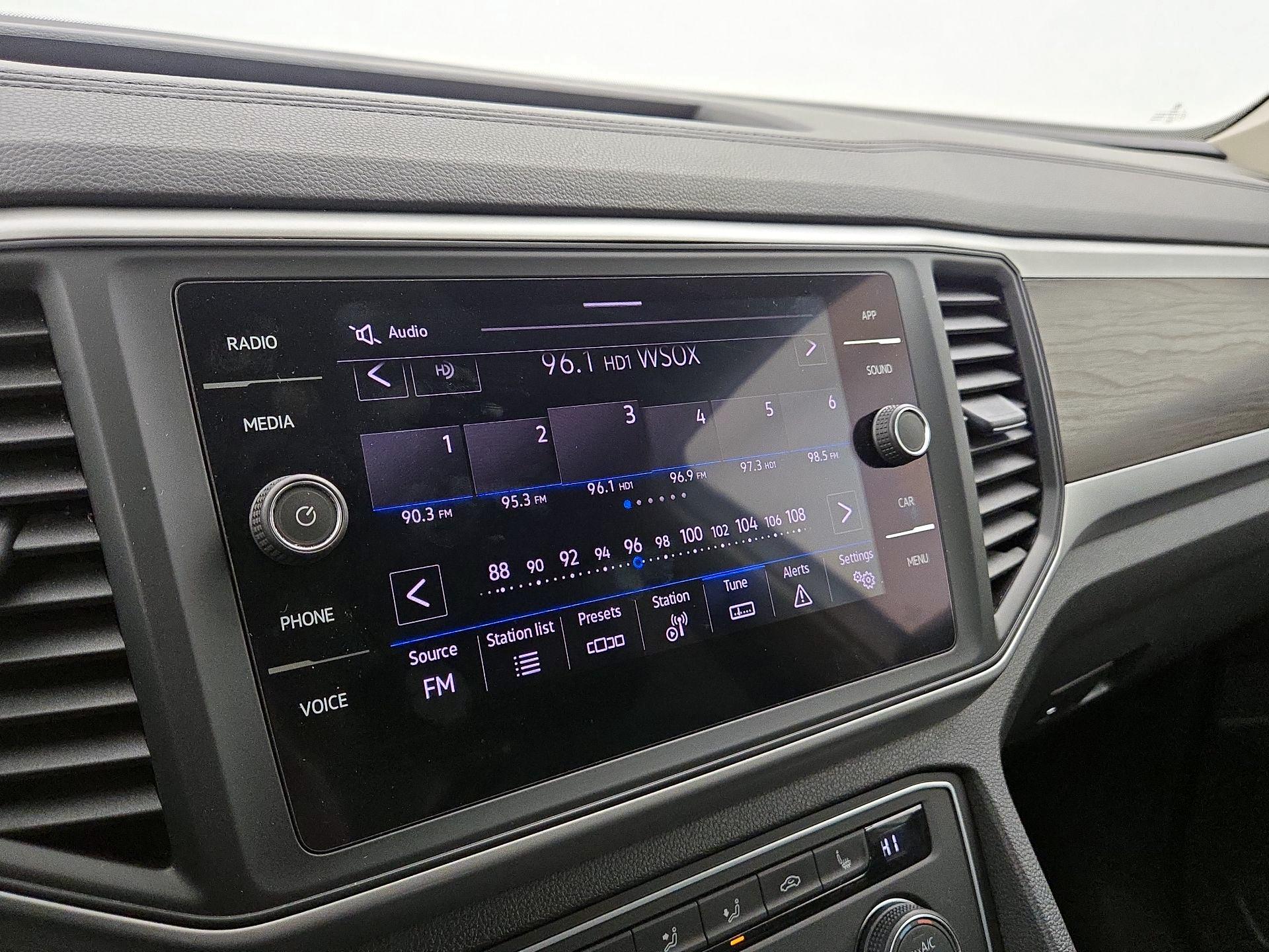 Thumbnail: 2021 Volkswagen Atlas - 15