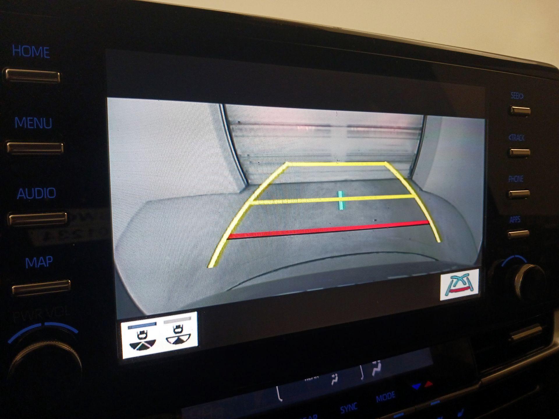 Thumbnail: 2021 Toyota Sienna - 15