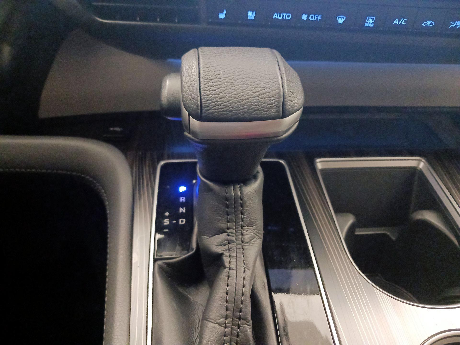 Thumbnail: 2021 Toyota Sienna - 18