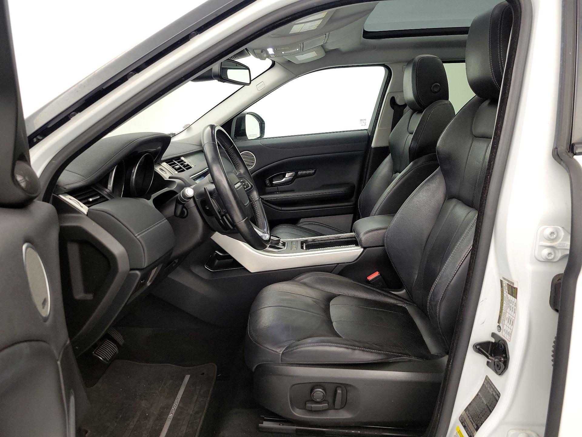 Thumbnail: 2017 Land Rover Range Rover Evoque - 11