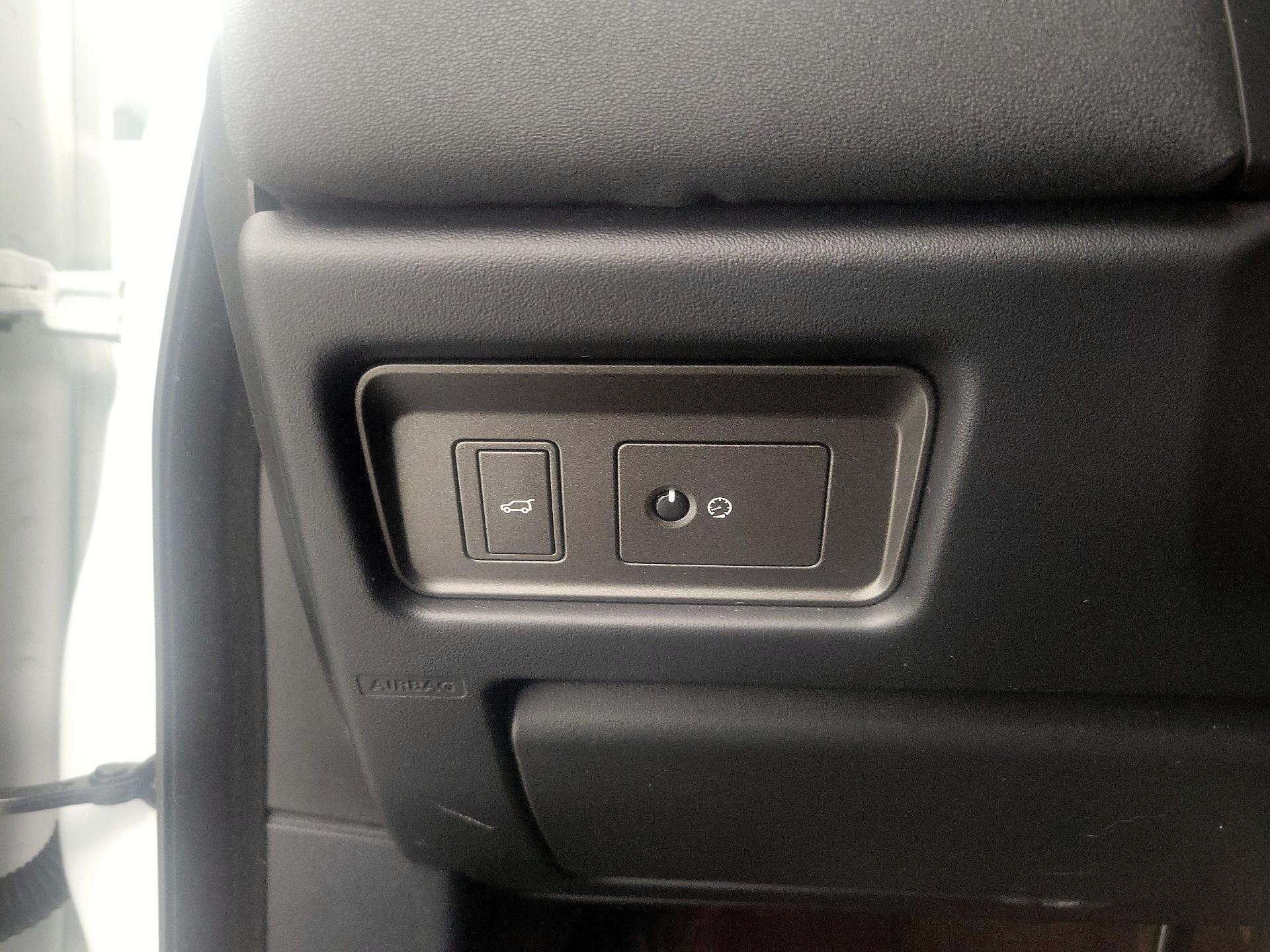 Thumbnail: 2017 Land Rover Range Rover Evoque - 13