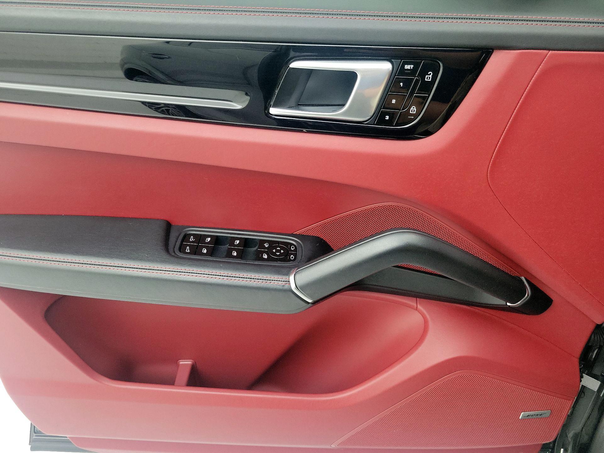 Thumbnail: 2019 Porsche Cayenne - 12