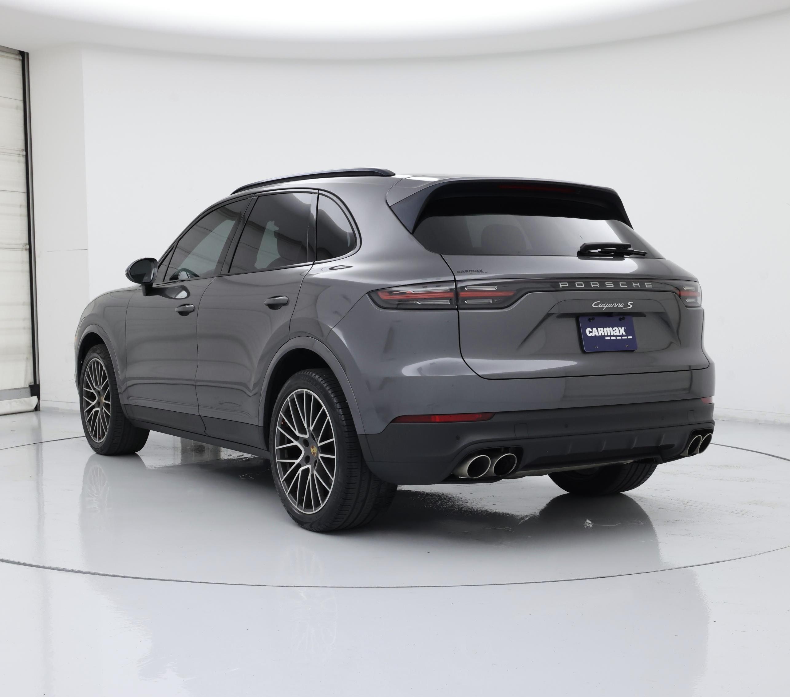Thumbnail: 2019 Porsche Cayenne - 2