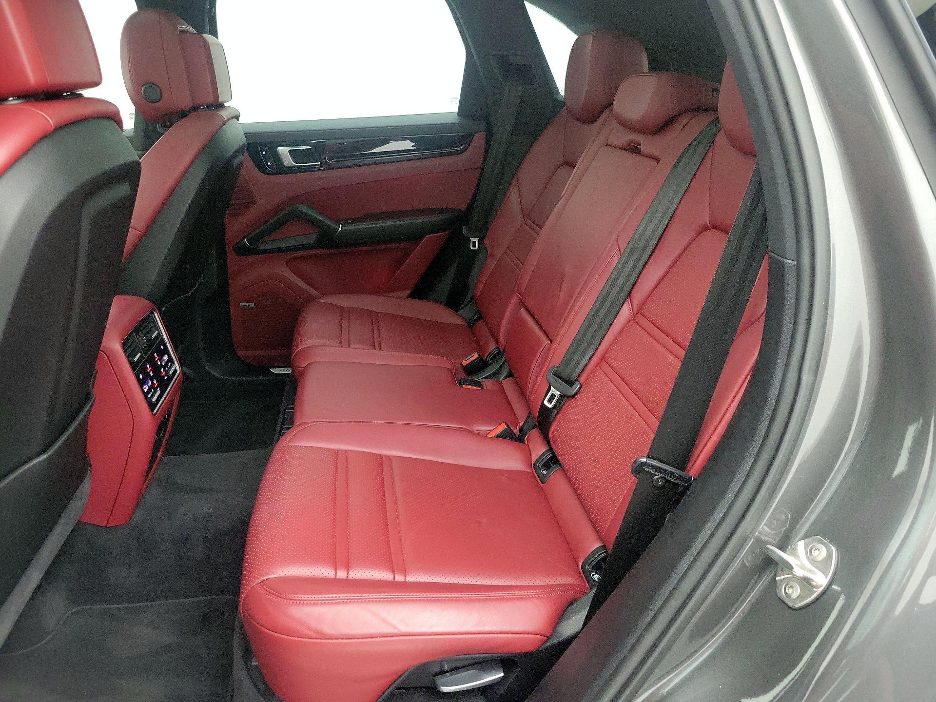 Thumbnail: 2019 Porsche Cayenne - 20
