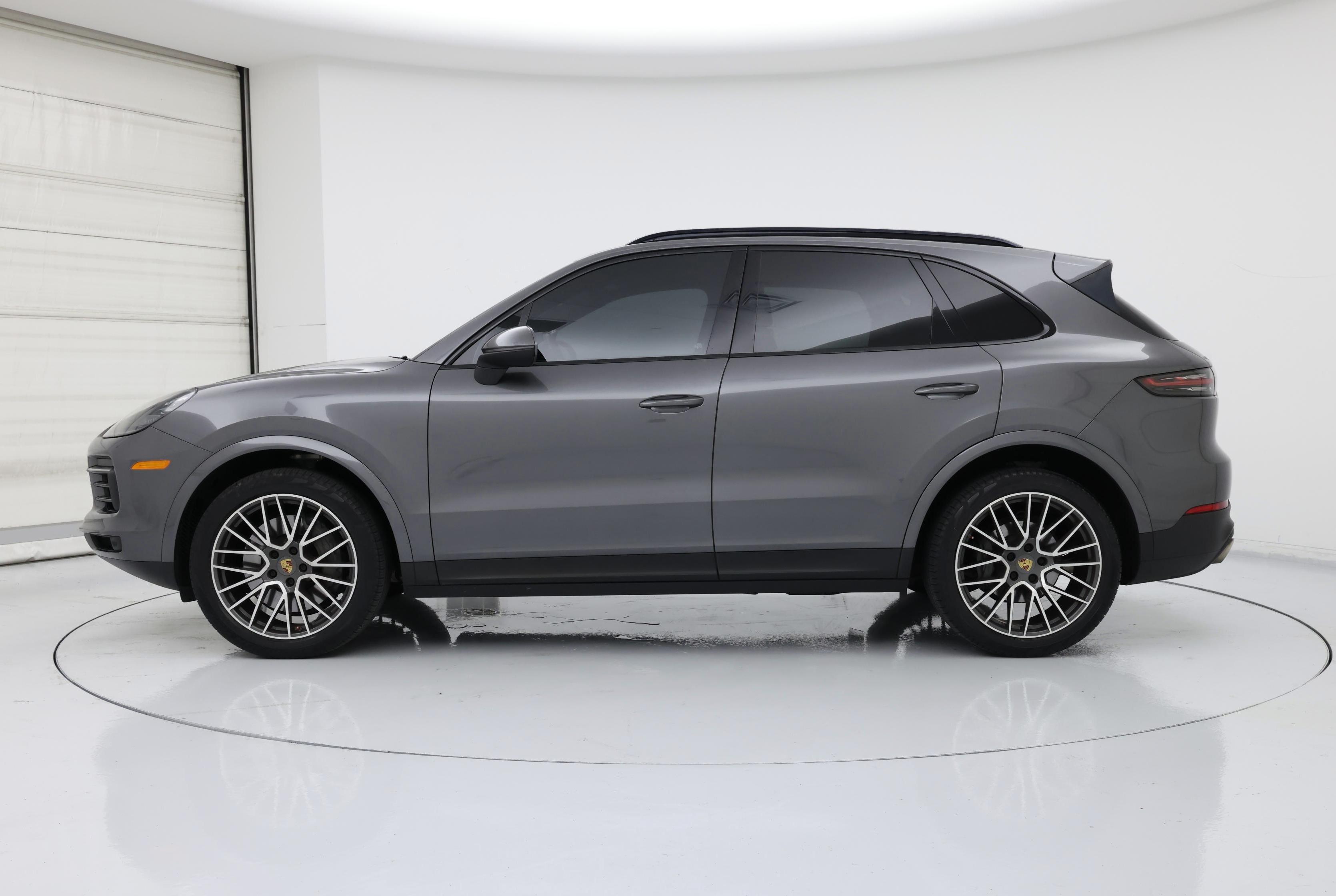 Thumbnail: 2019 Porsche Cayenne - 3