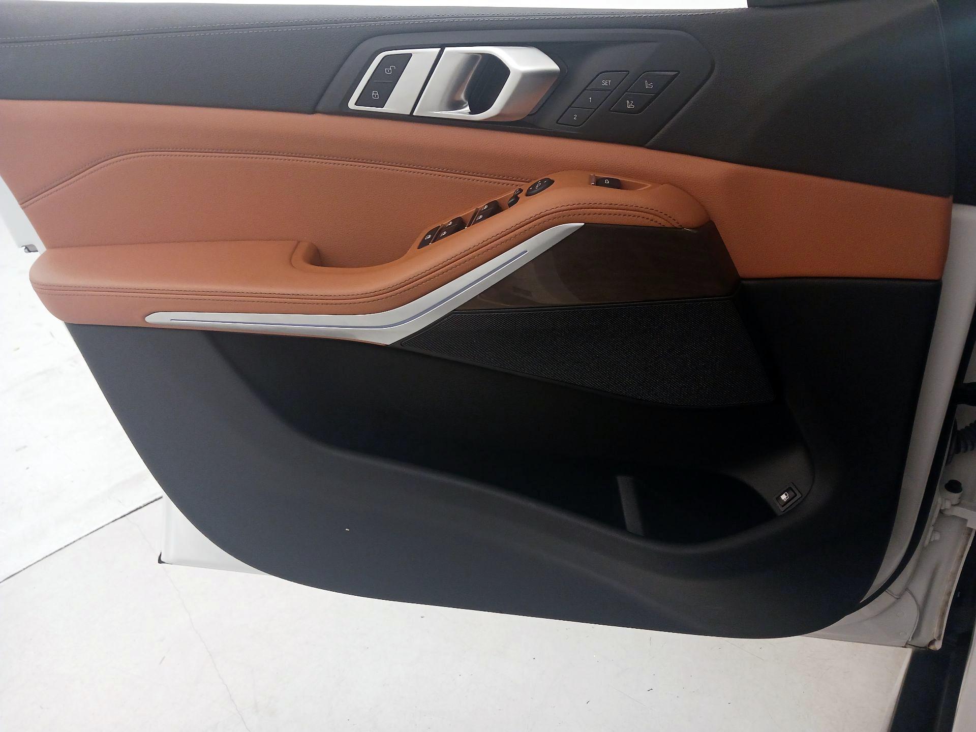 Thumbnail: 2021 BMW X5 - 12
