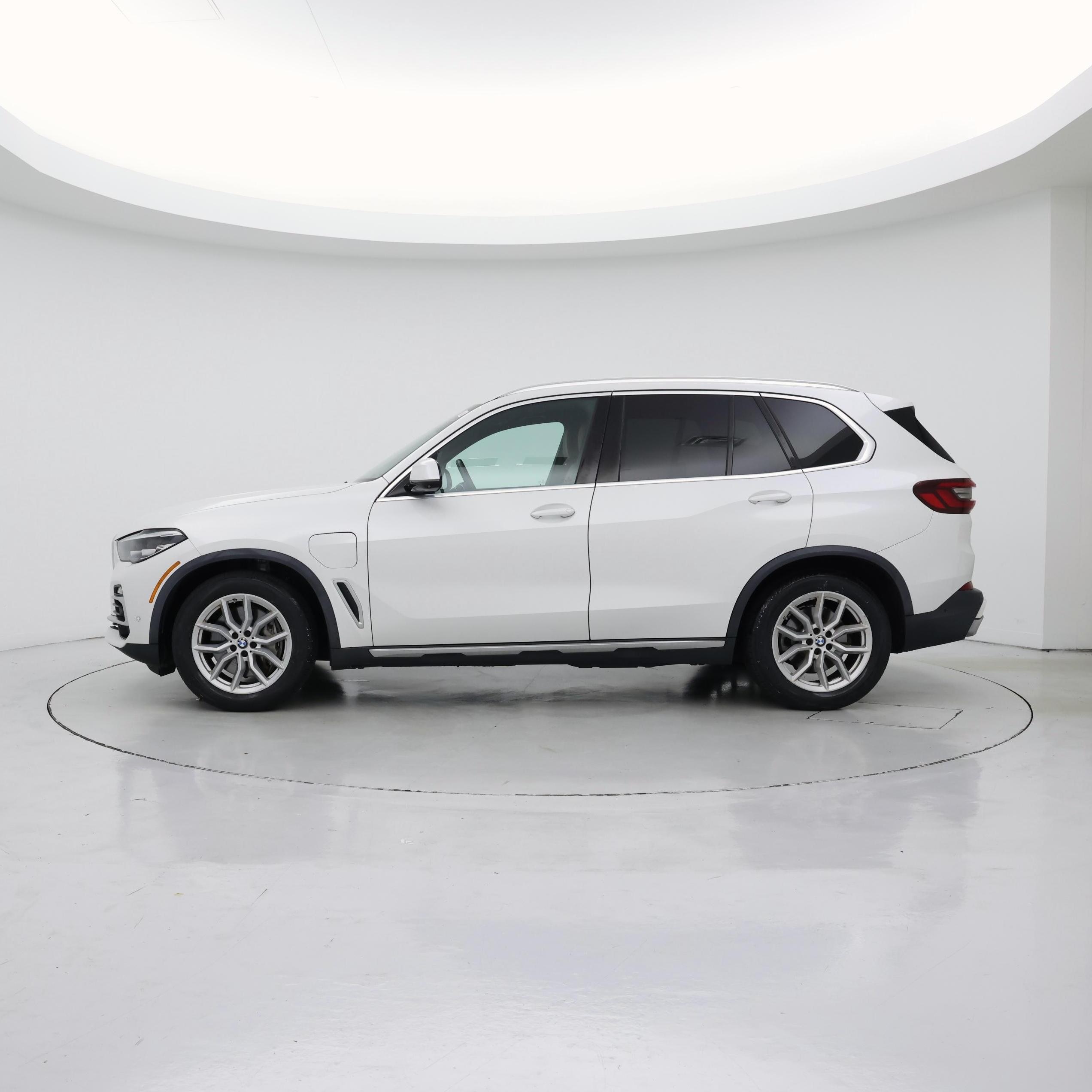 Thumbnail: 2021 BMW X5 - 3