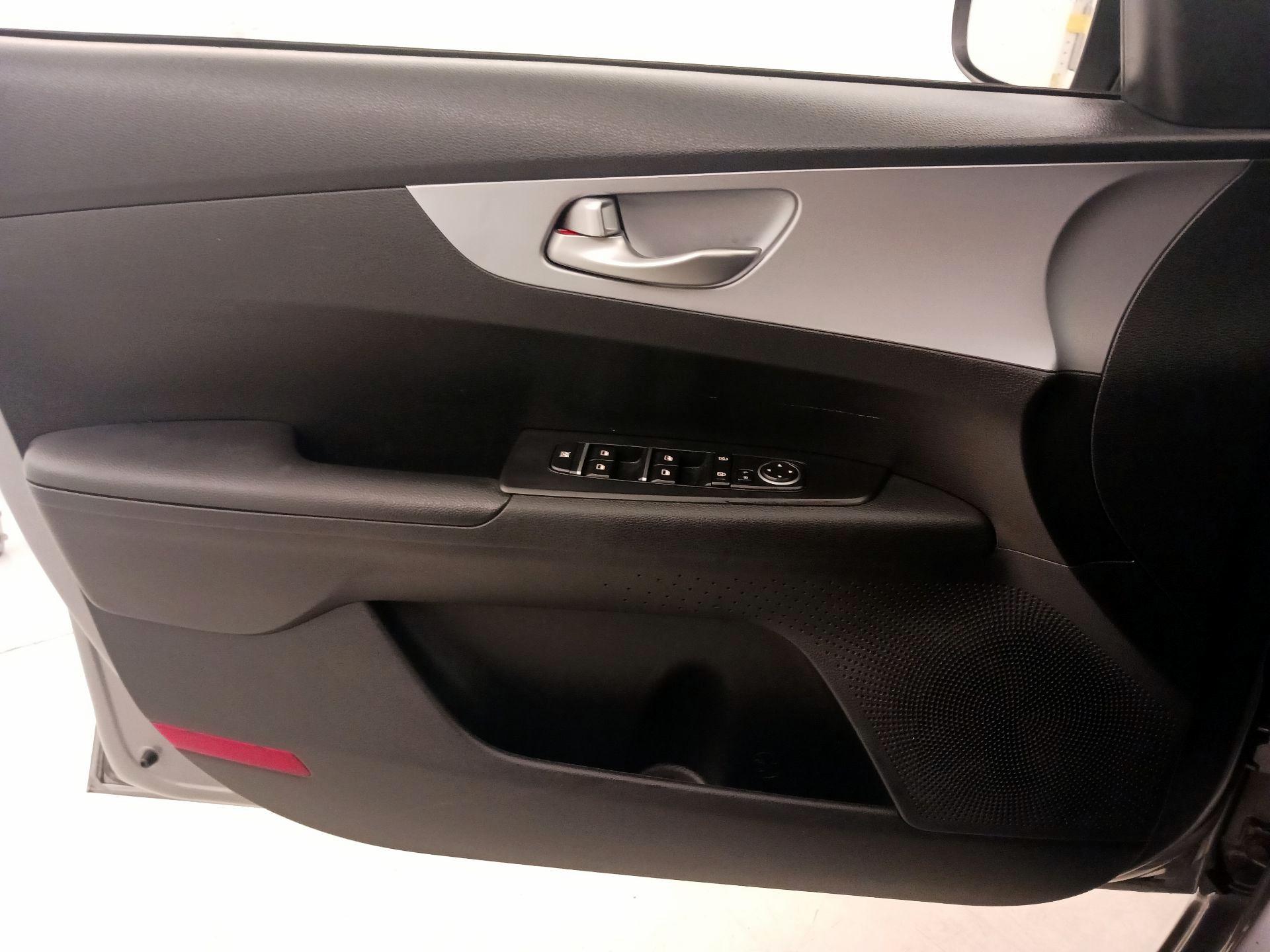 Thumbnail: 2024 Kia Forte - 12