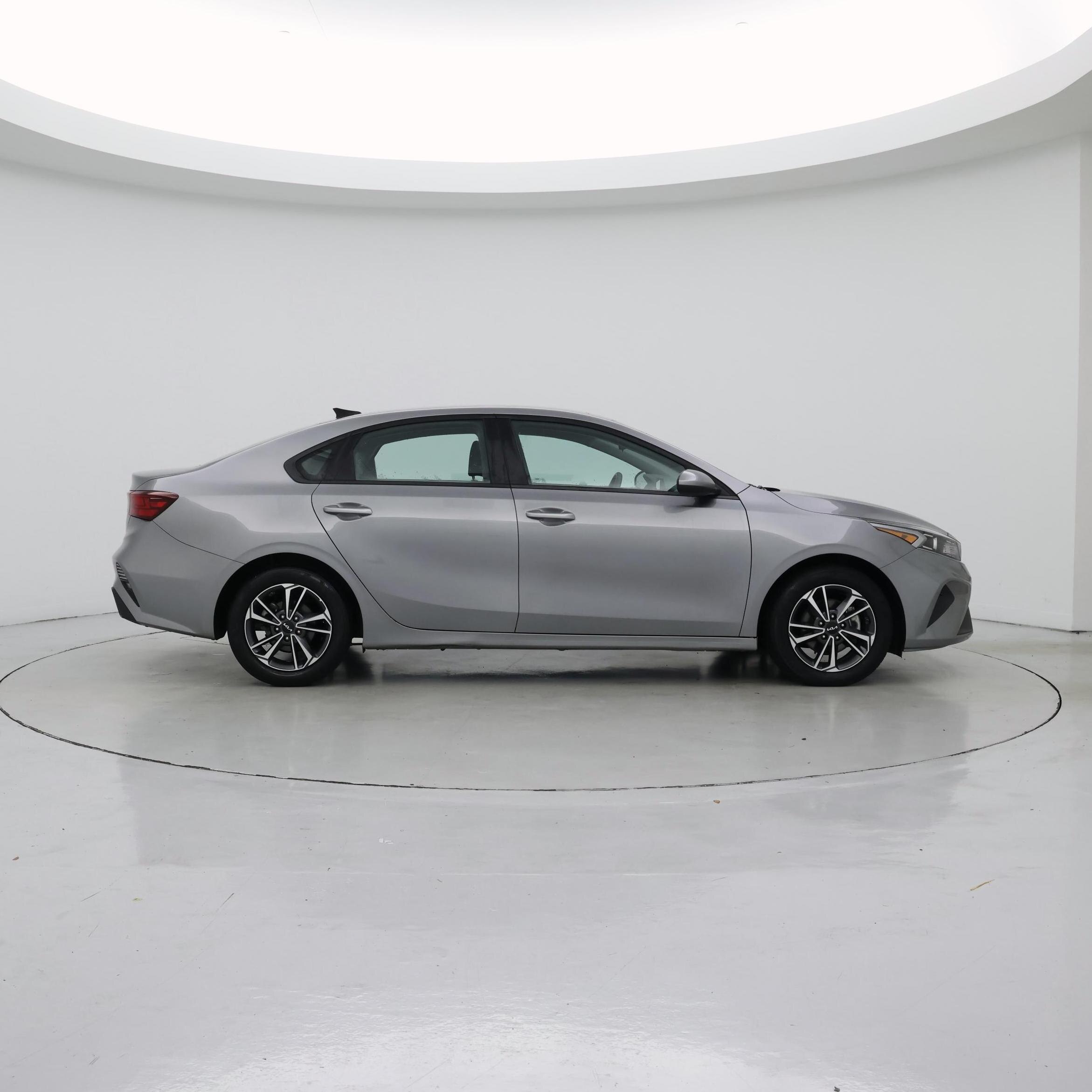 Thumbnail: 2024 Kia Forte - 7