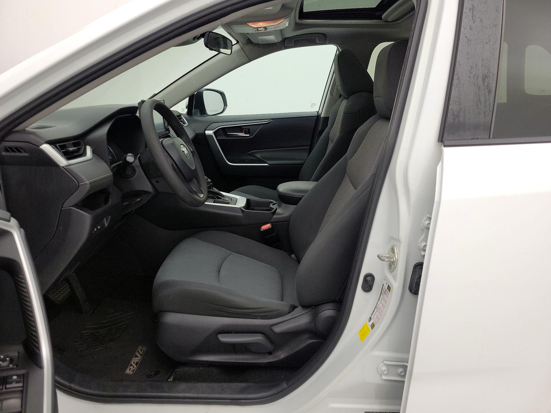 Thumbnail: 2019 Toyota RAV4 - 11