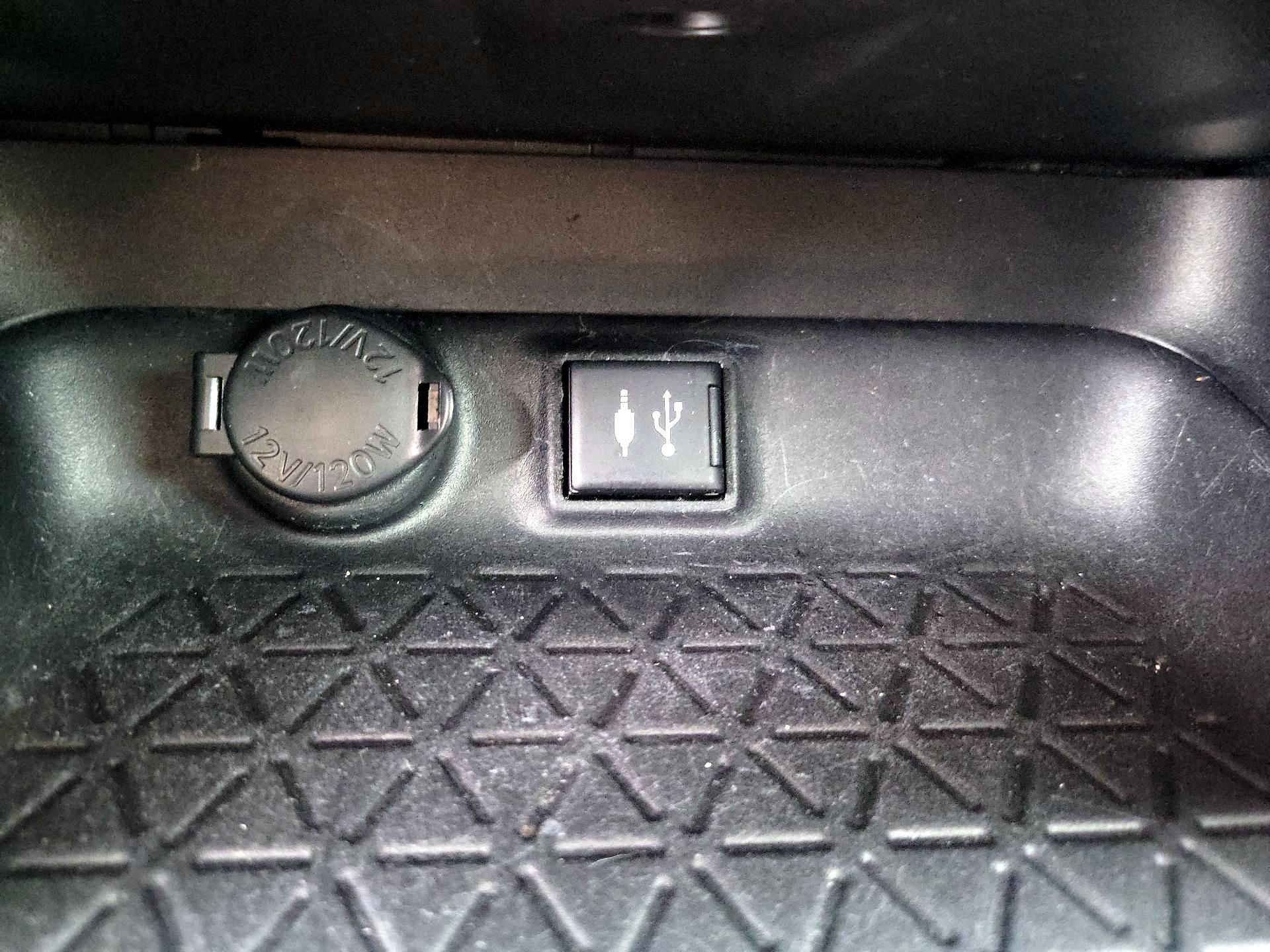 Thumbnail: 2019 Toyota RAV4 - 18