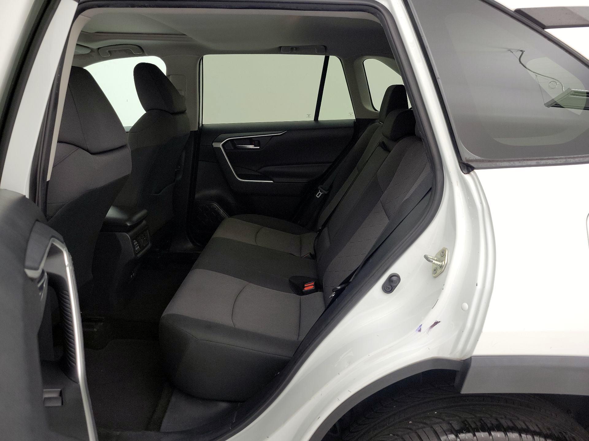 Thumbnail: 2019 Toyota RAV4 - 20