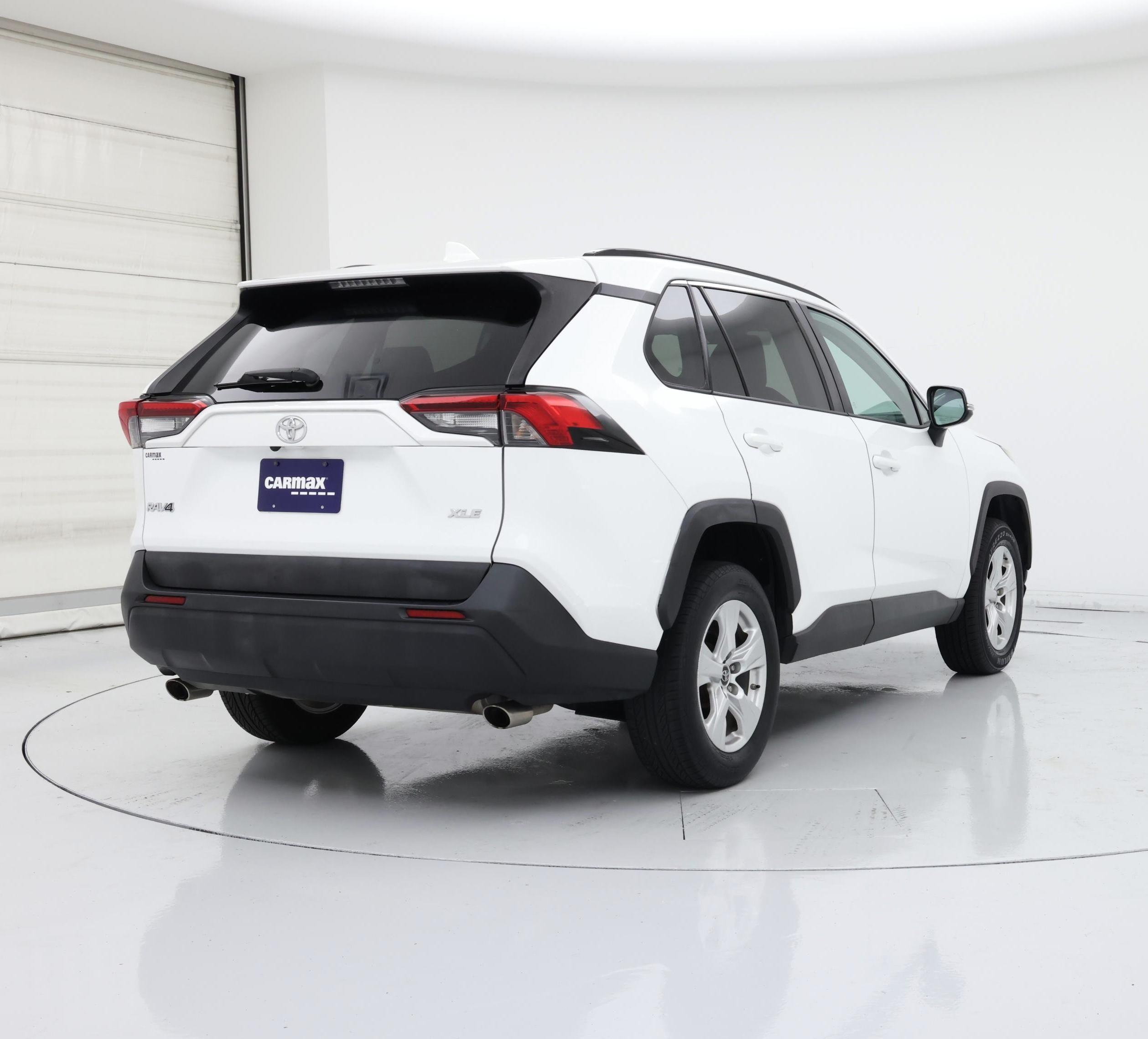 Thumbnail: 2019 Toyota RAV4 - 8