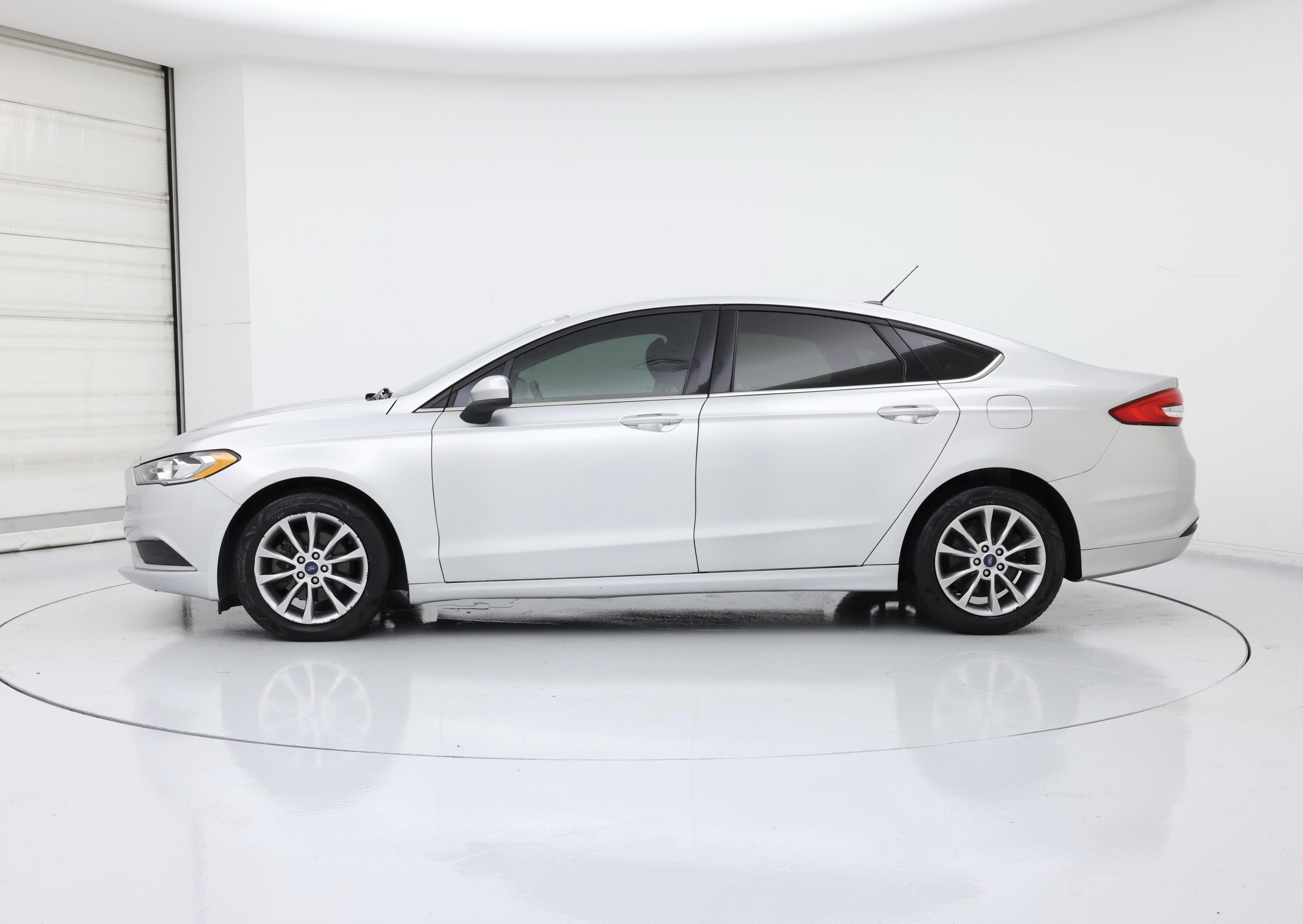 Thumbnail: 2017 Ford Fusion - 3