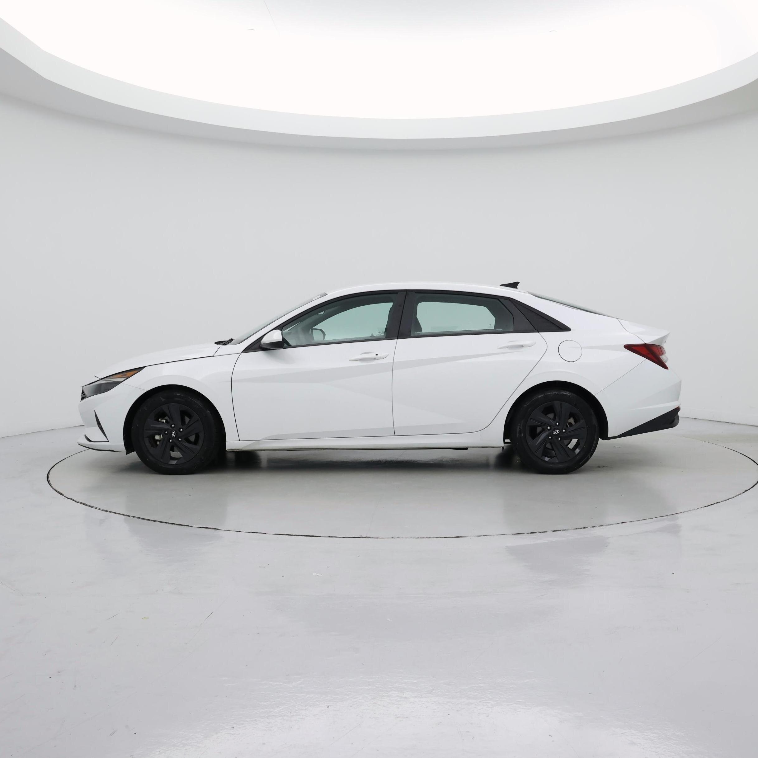 Thumbnail: 2023 Hyundai Elantra - 3