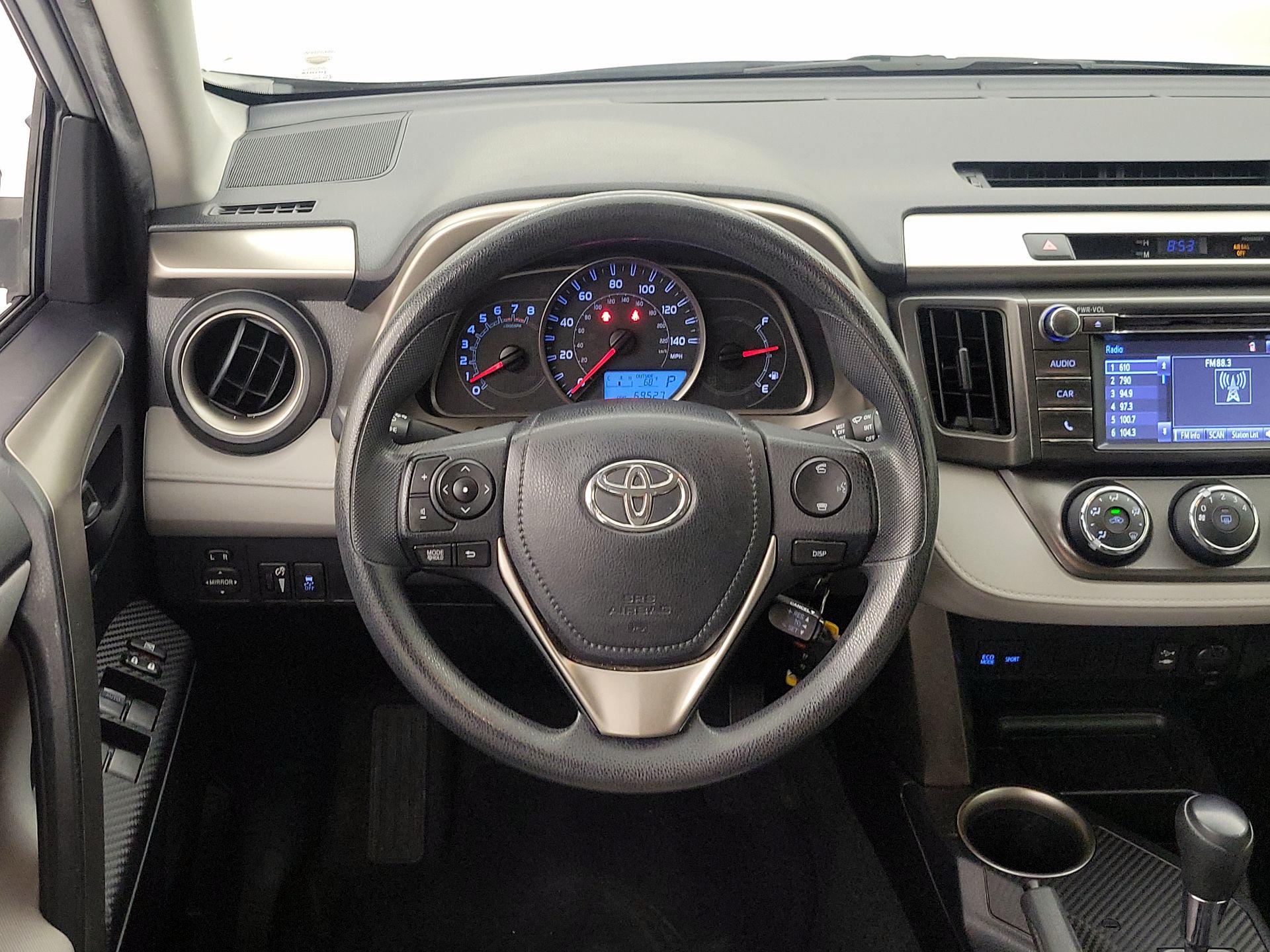 Thumbnail: 2015 Toyota RAV4 - 10