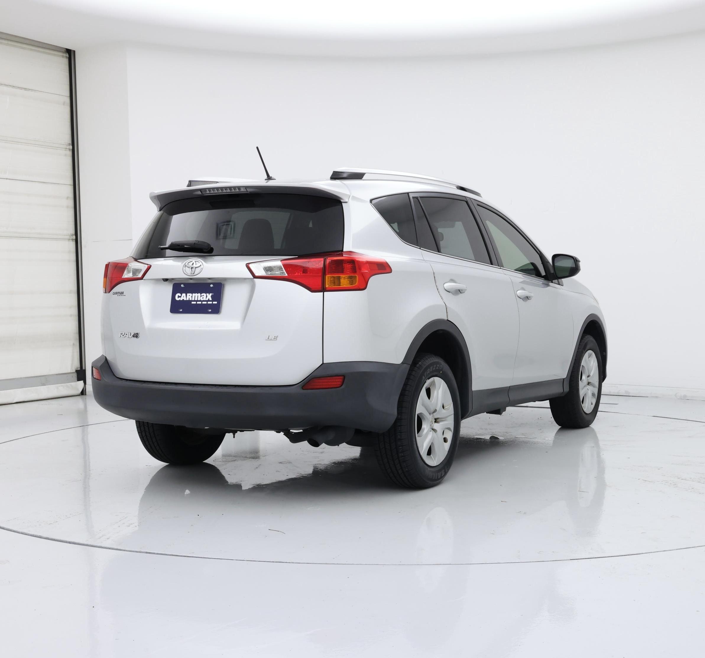 Thumbnail: 2015 Toyota RAV4 - 8
