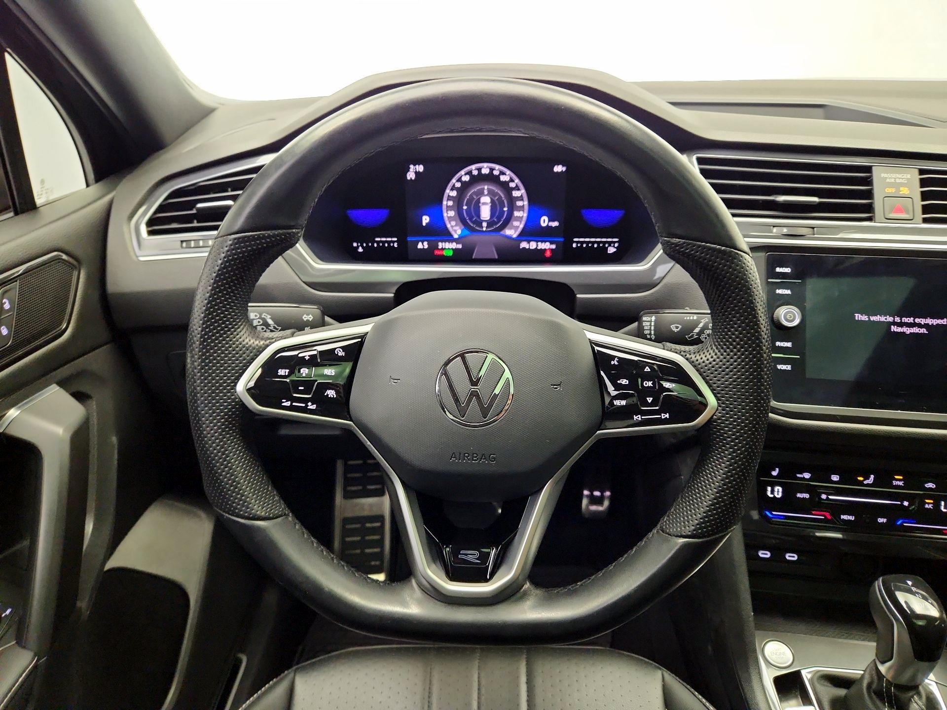 Thumbnail: 2022 Volkswagen Tiguan - 10