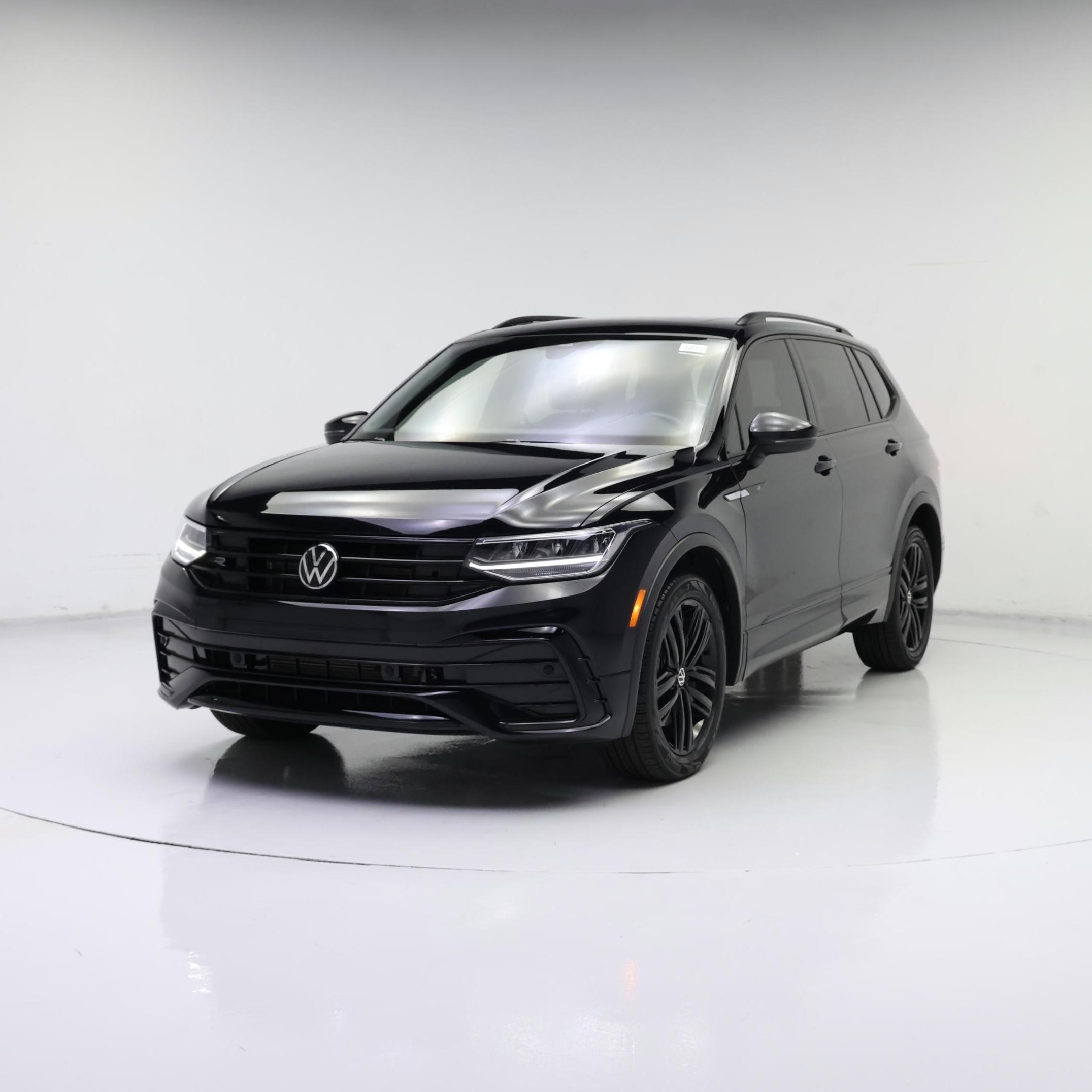 Thumbnail: 2022 Volkswagen Tiguan - 4