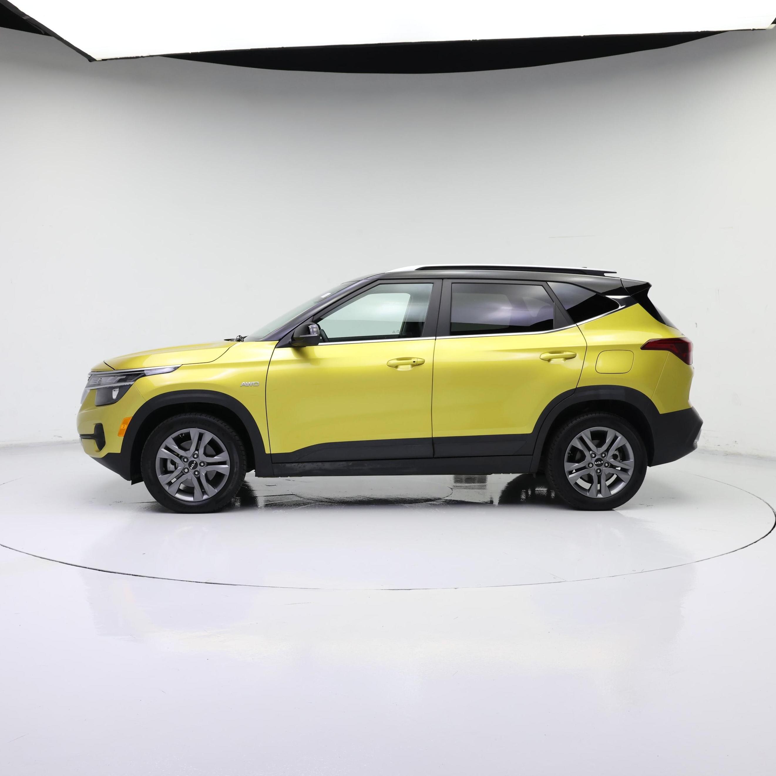 Thumbnail: 2022 Kia Seltos - 3
