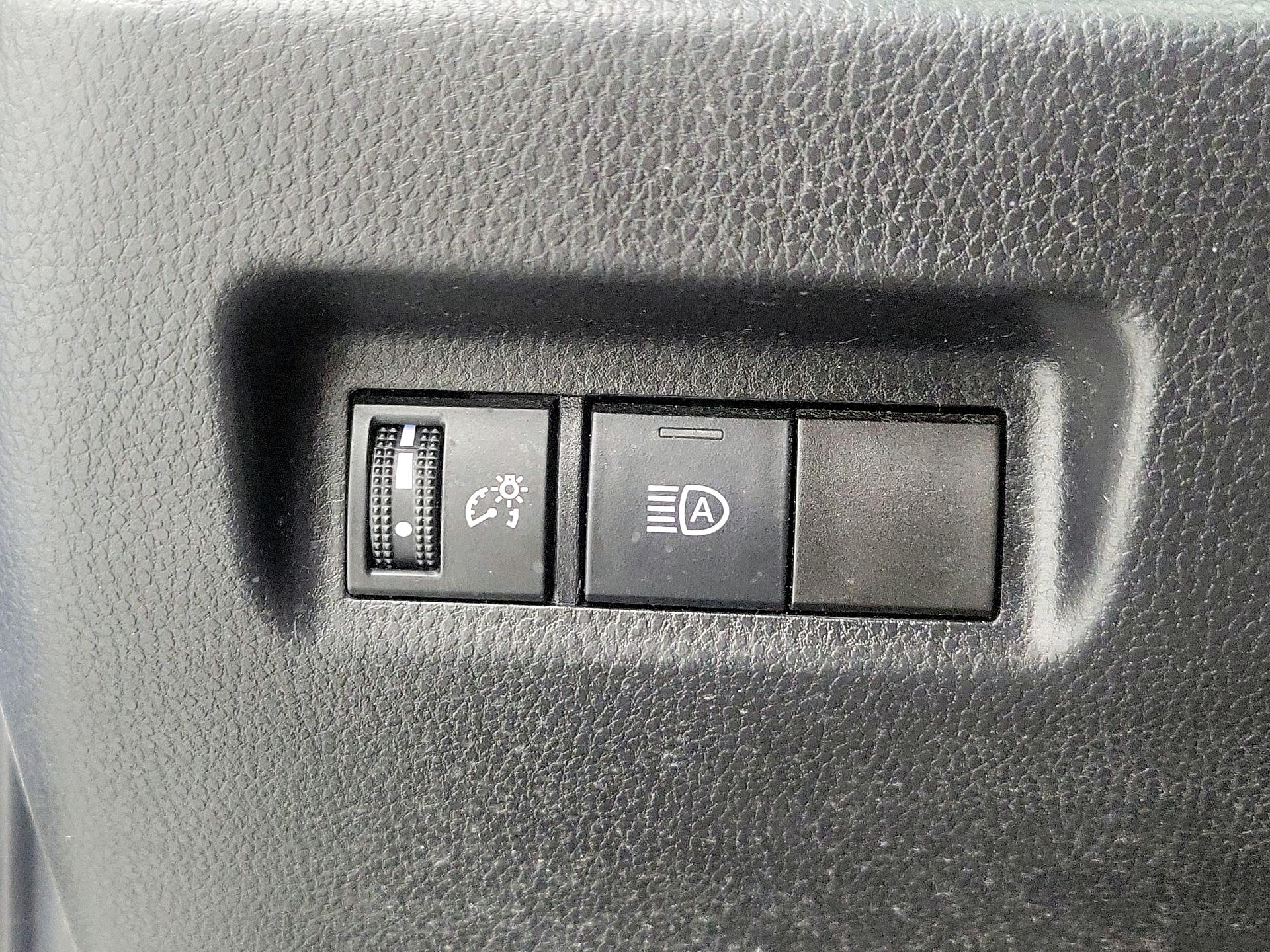 Thumbnail: 2019 Toyota RAV4 - 13