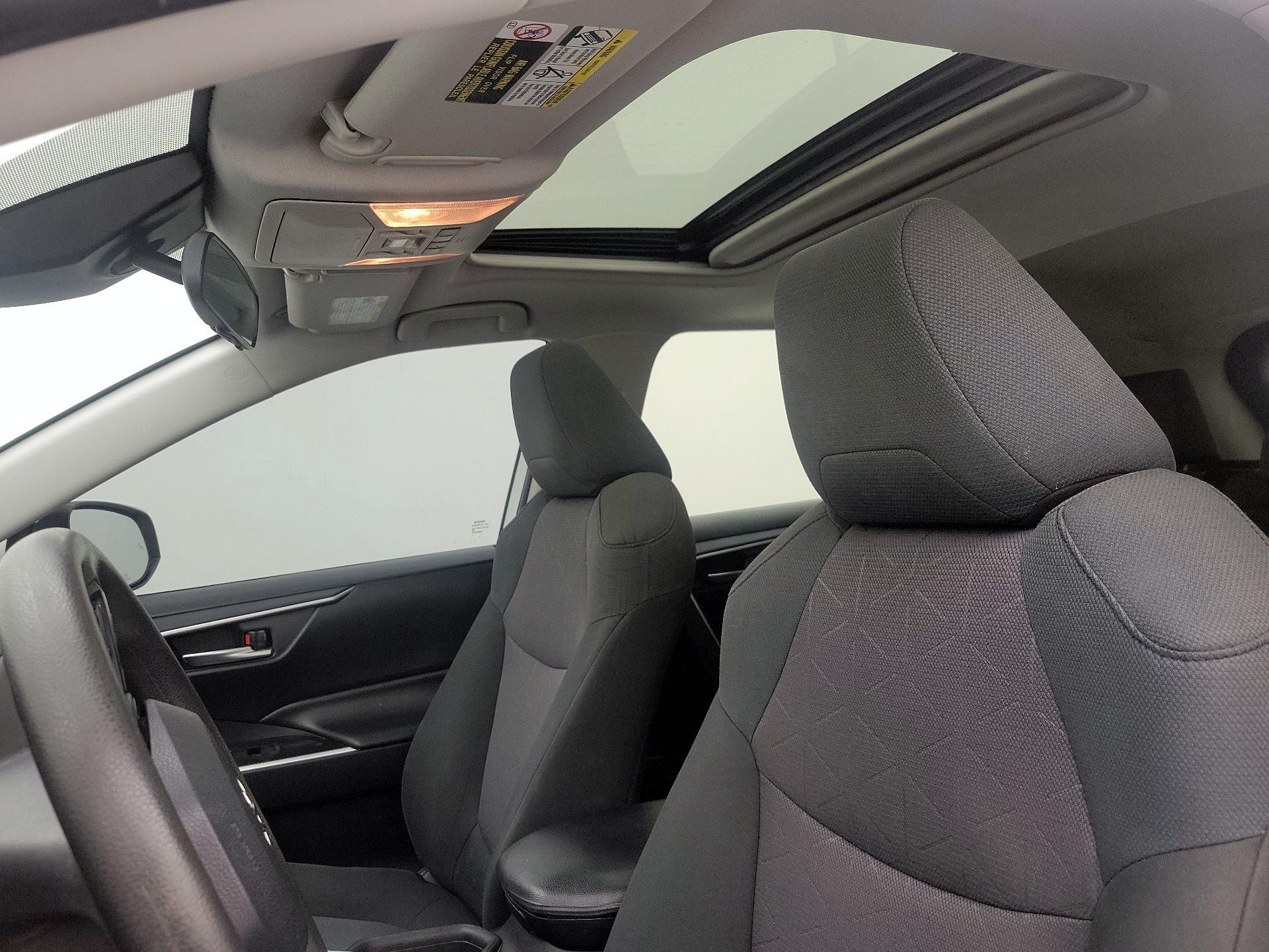 Thumbnail: 2019 Toyota RAV4 - 19