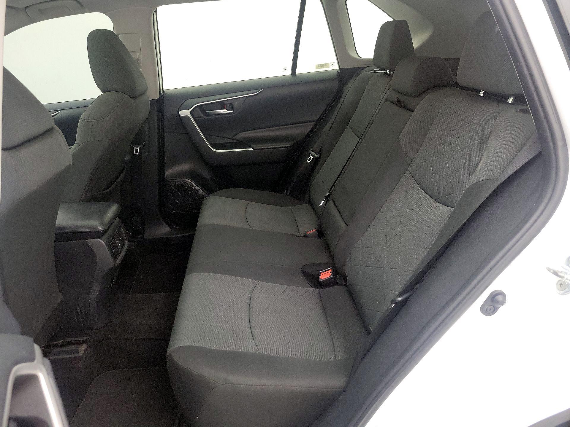 Thumbnail: 2019 Toyota RAV4 - 20