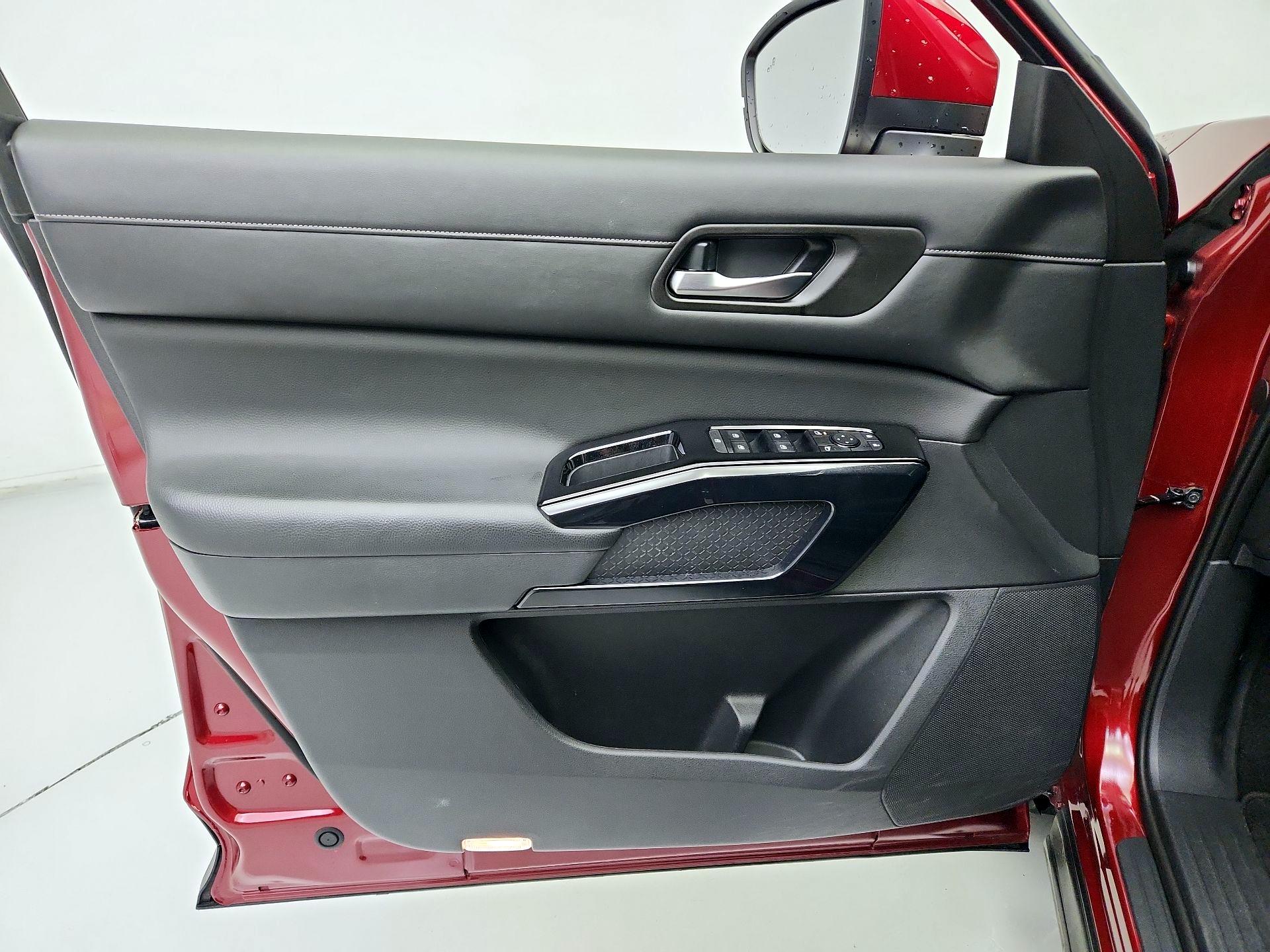 Thumbnail: 2022 Nissan Pathfinder - 12