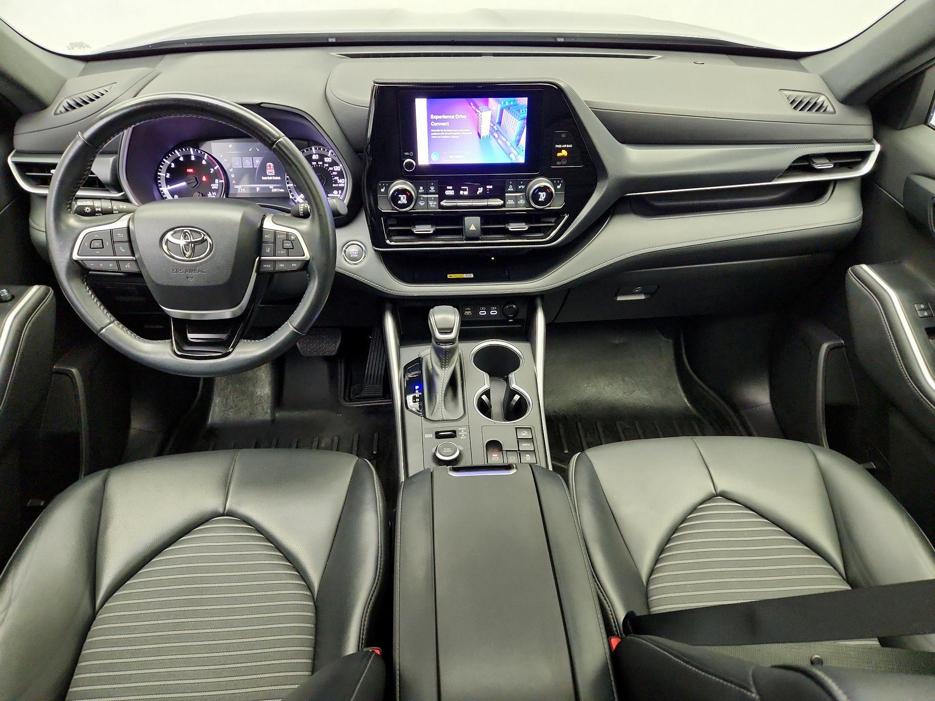 Thumbnail: 2023 Toyota Highlander - 9