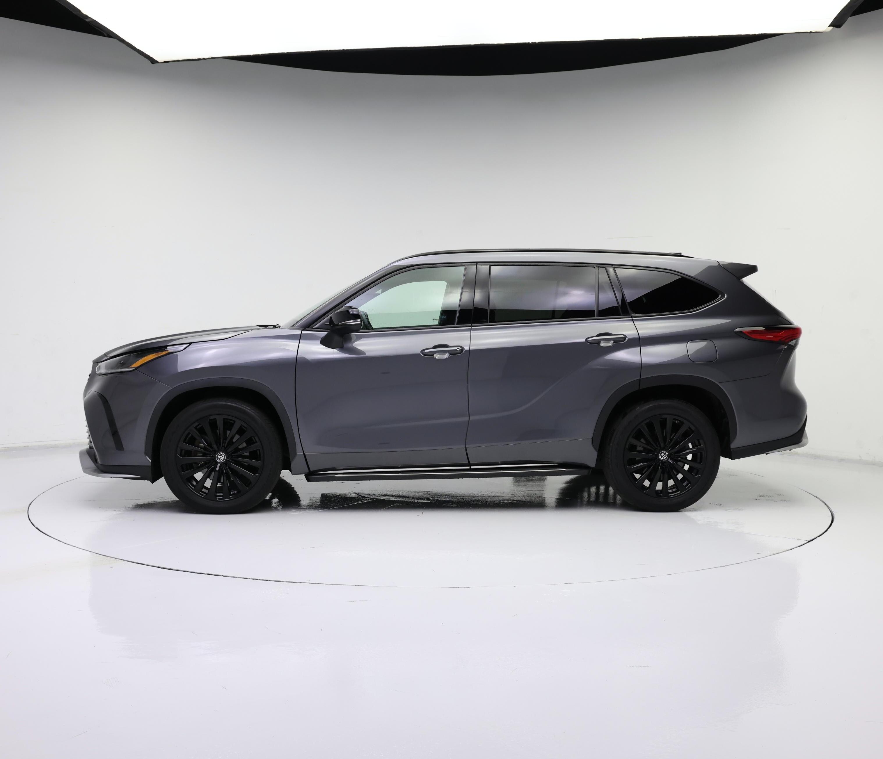 Thumbnail: 2023 Toyota Highlander - 3