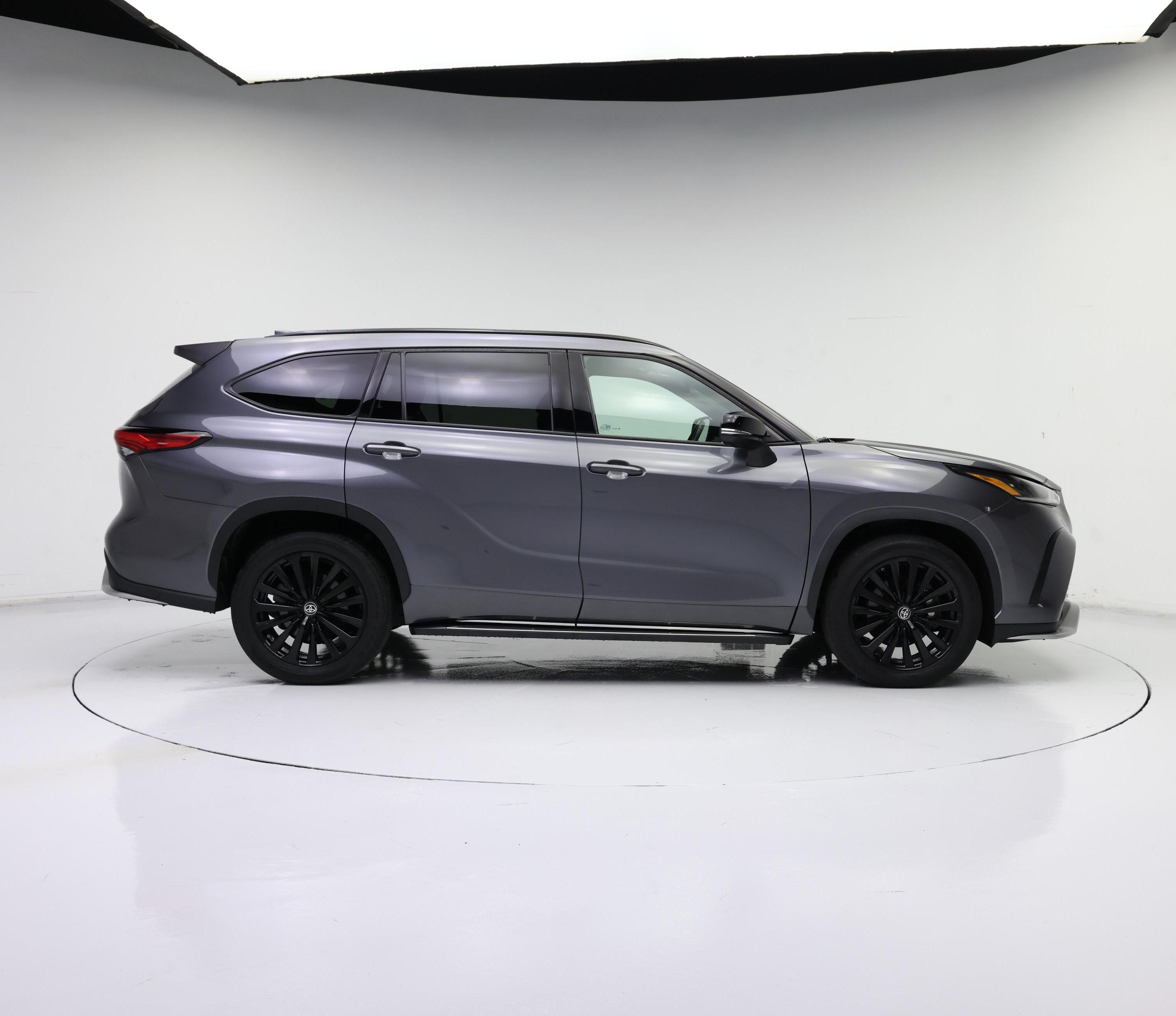 Thumbnail: 2023 Toyota Highlander - 7