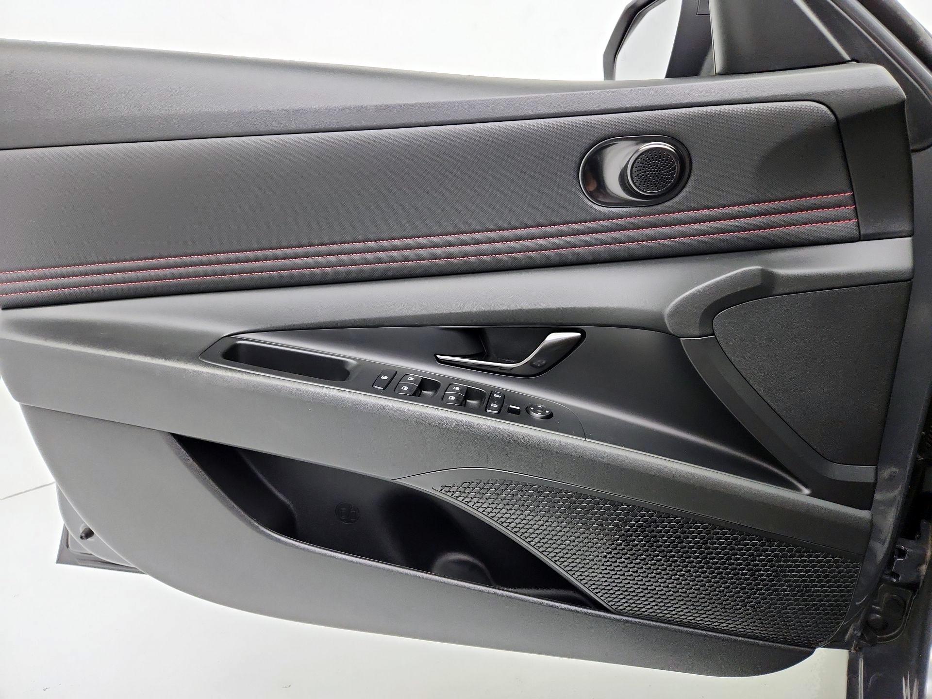 Thumbnail: 2023 Hyundai Elantra - 12