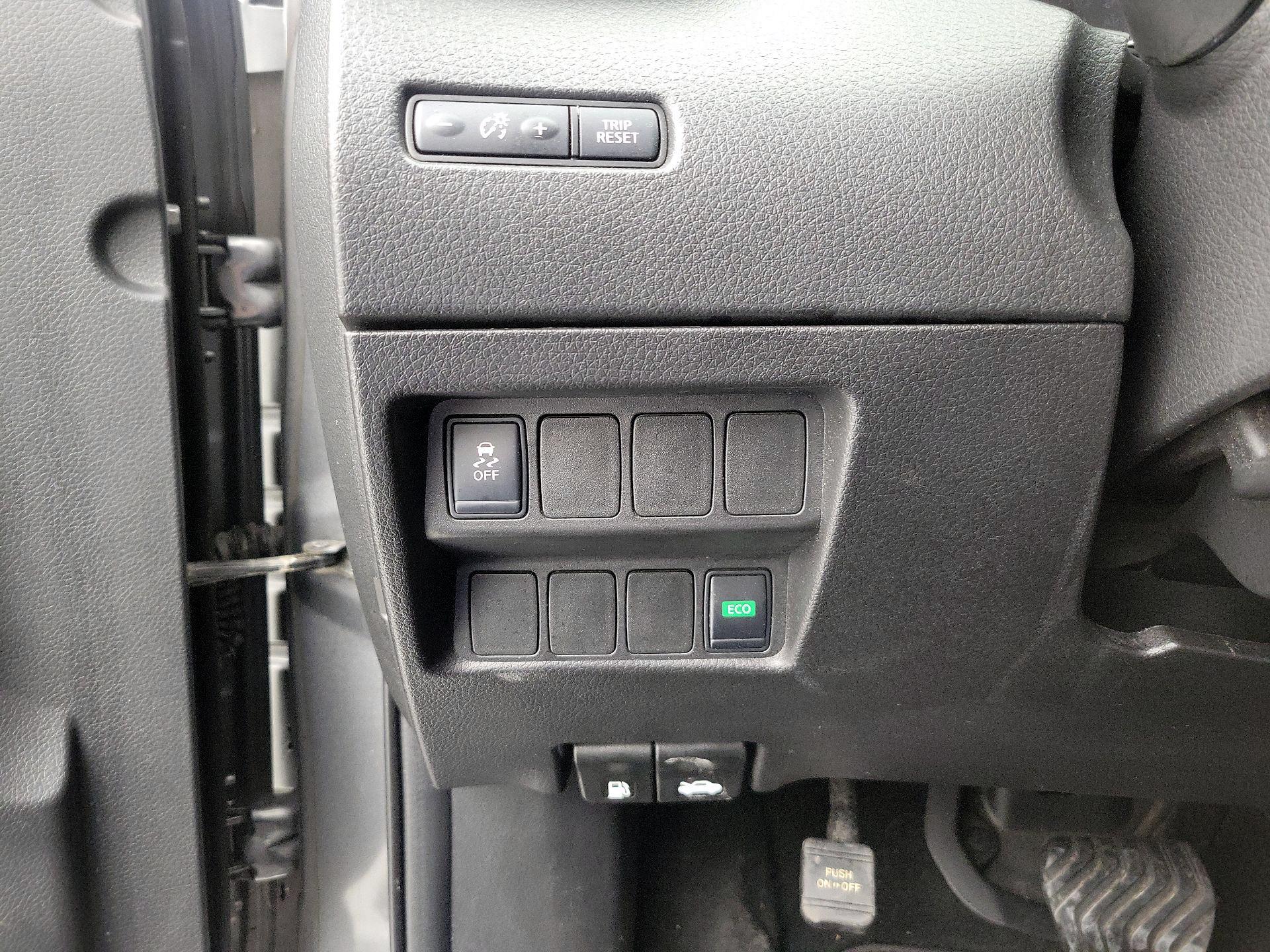 Thumbnail: 2019 Nissan Rogue Sport - 13