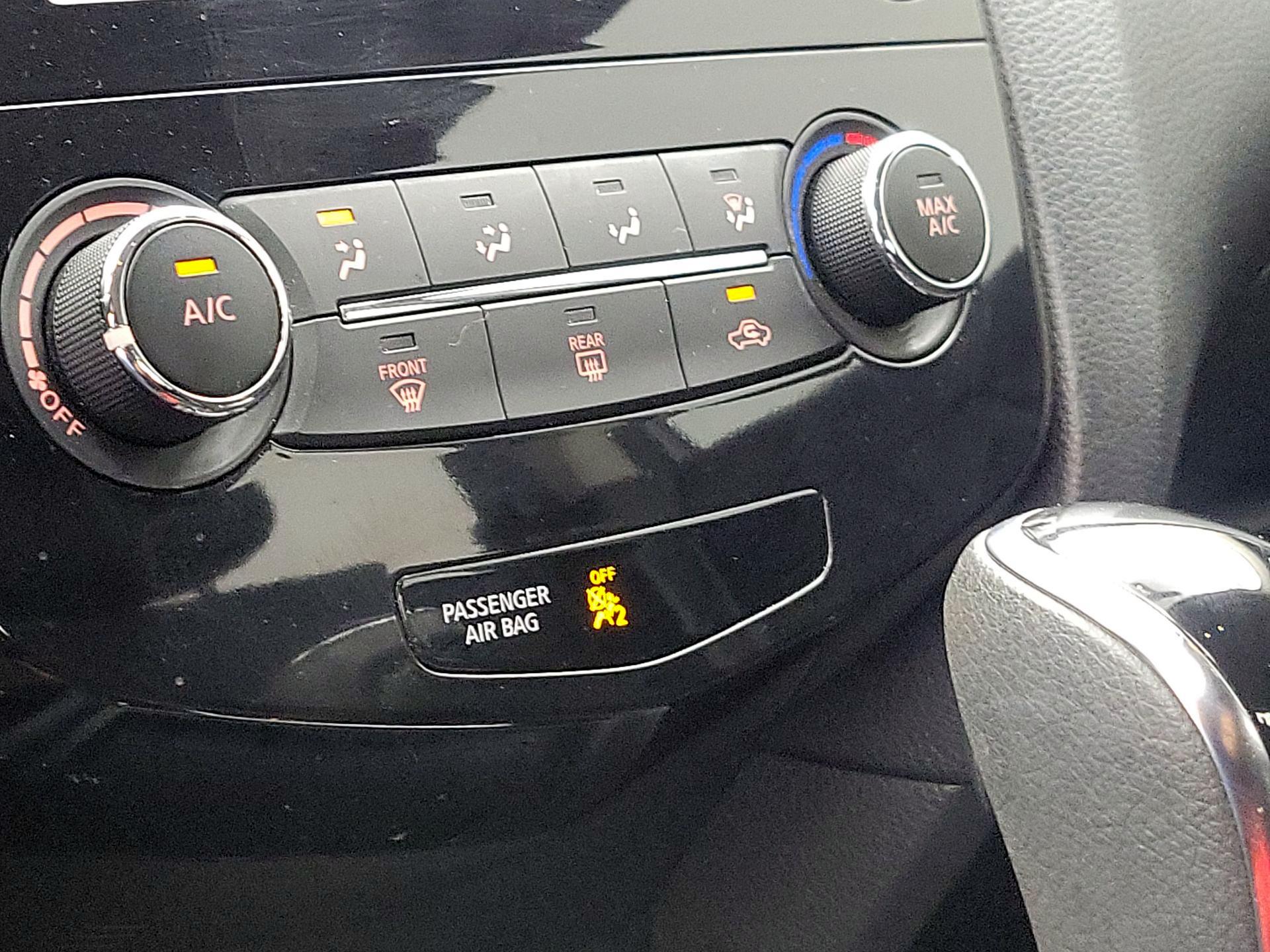 Thumbnail: 2019 Nissan Rogue Sport - 16