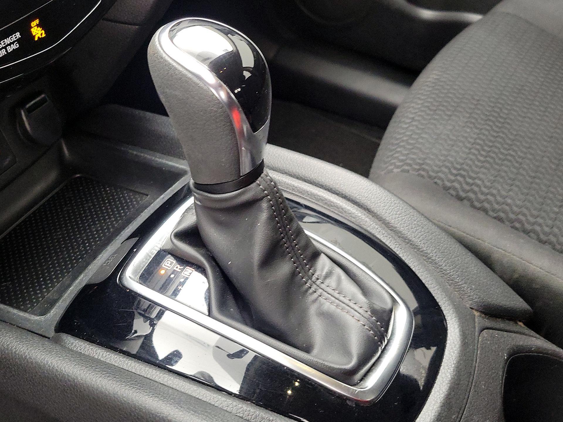 Thumbnail: 2019 Nissan Rogue Sport - 17