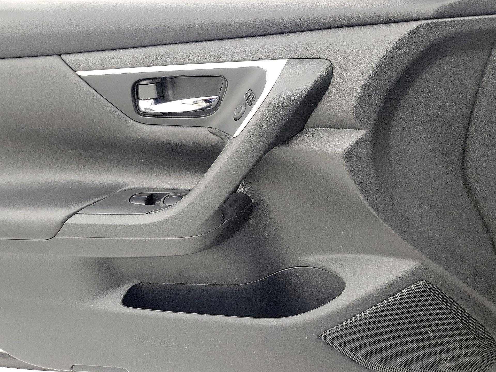 Thumbnail: 2018 Nissan Altima - 12